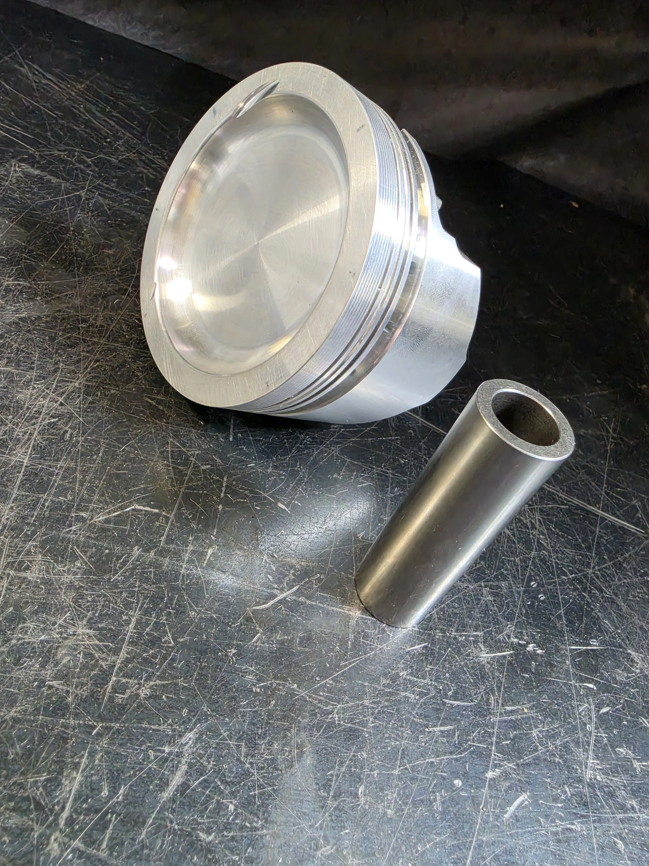 Total Seal High Performance Piston Rings with WISECO Forged Piston Kit (Ford Windsor)