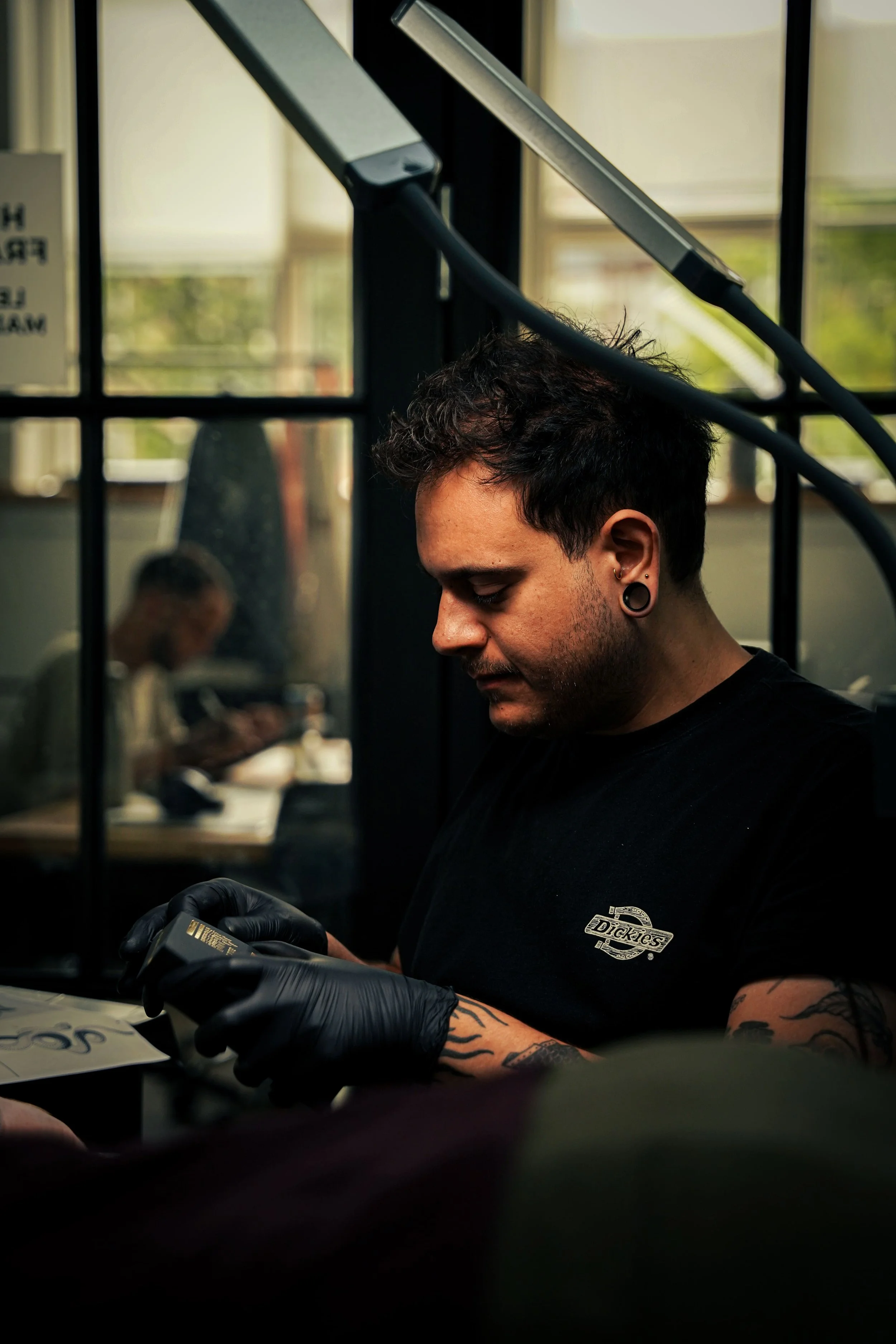 Bruno Mazallo tattoo artist hos Lind Studio i Randers