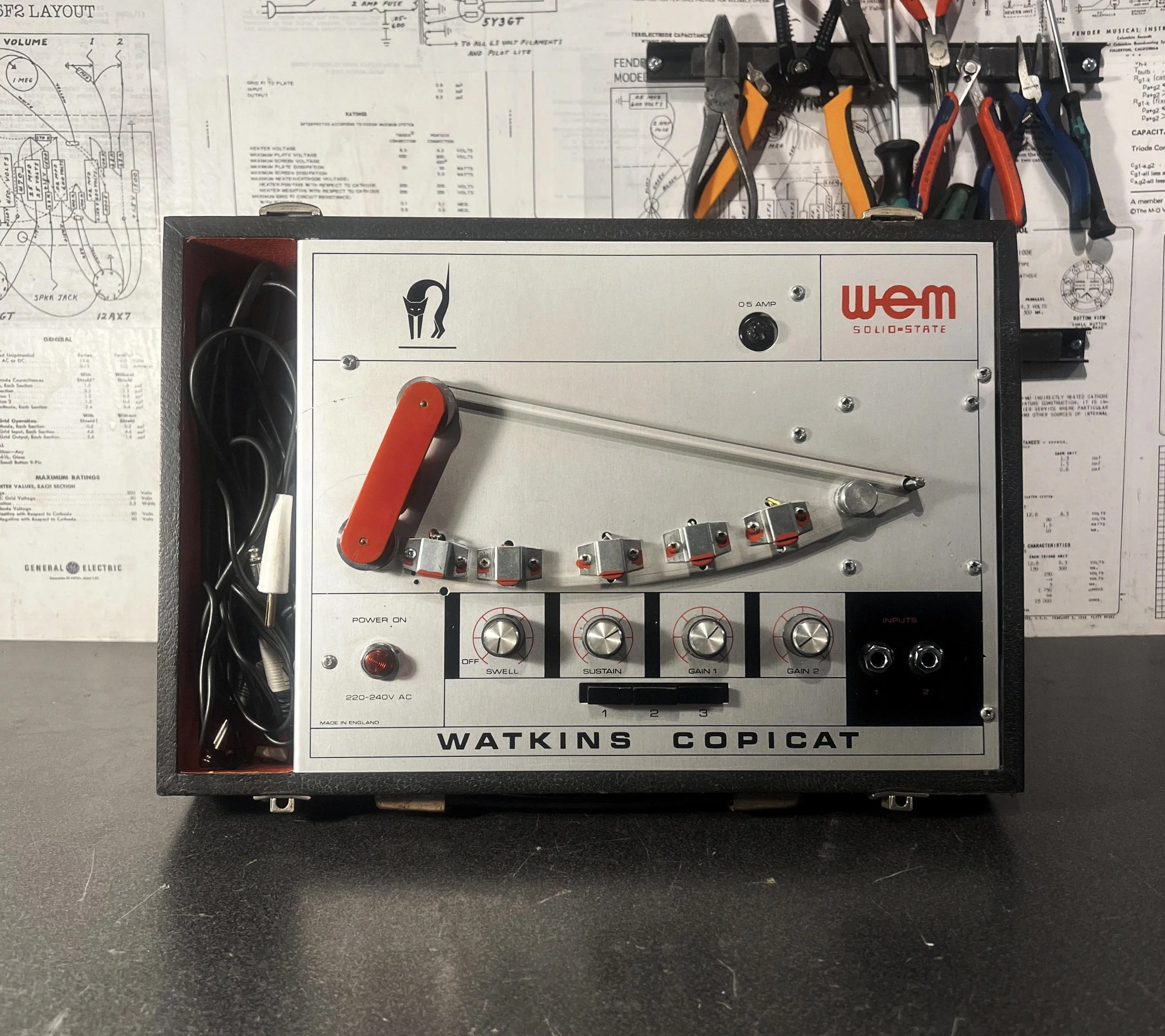 Écho à bande WEM Copicat vintage en cours de restauration