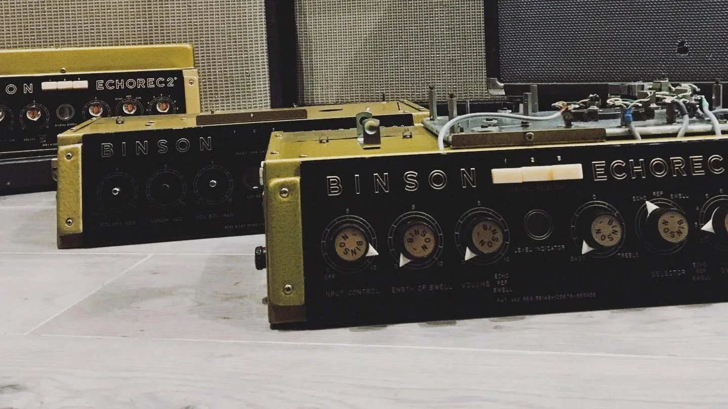 Trois Binson Echorec vintage, modèles T7E et T5E, en atelier