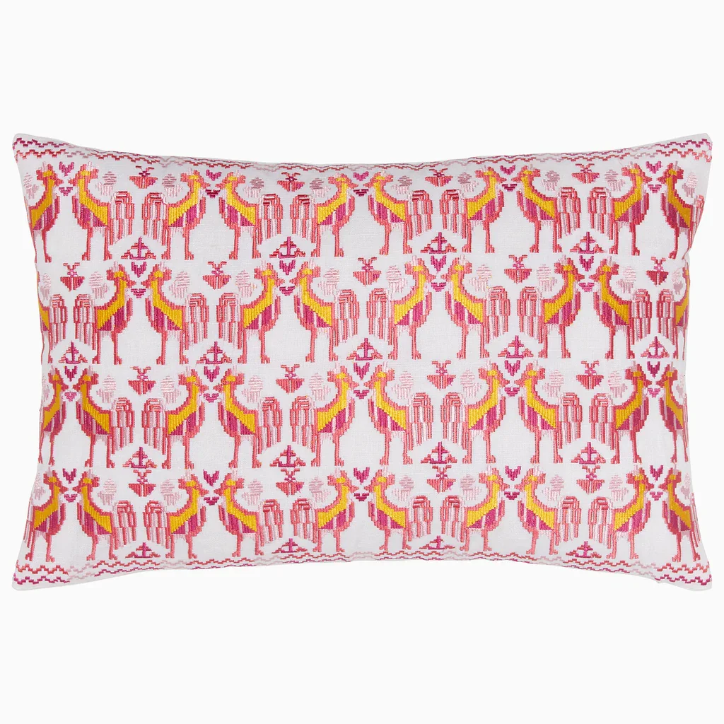 Pillow_Ushe_Azalea_2c6ab436-f4e9-4113-8cca-e6da079426b8.webp