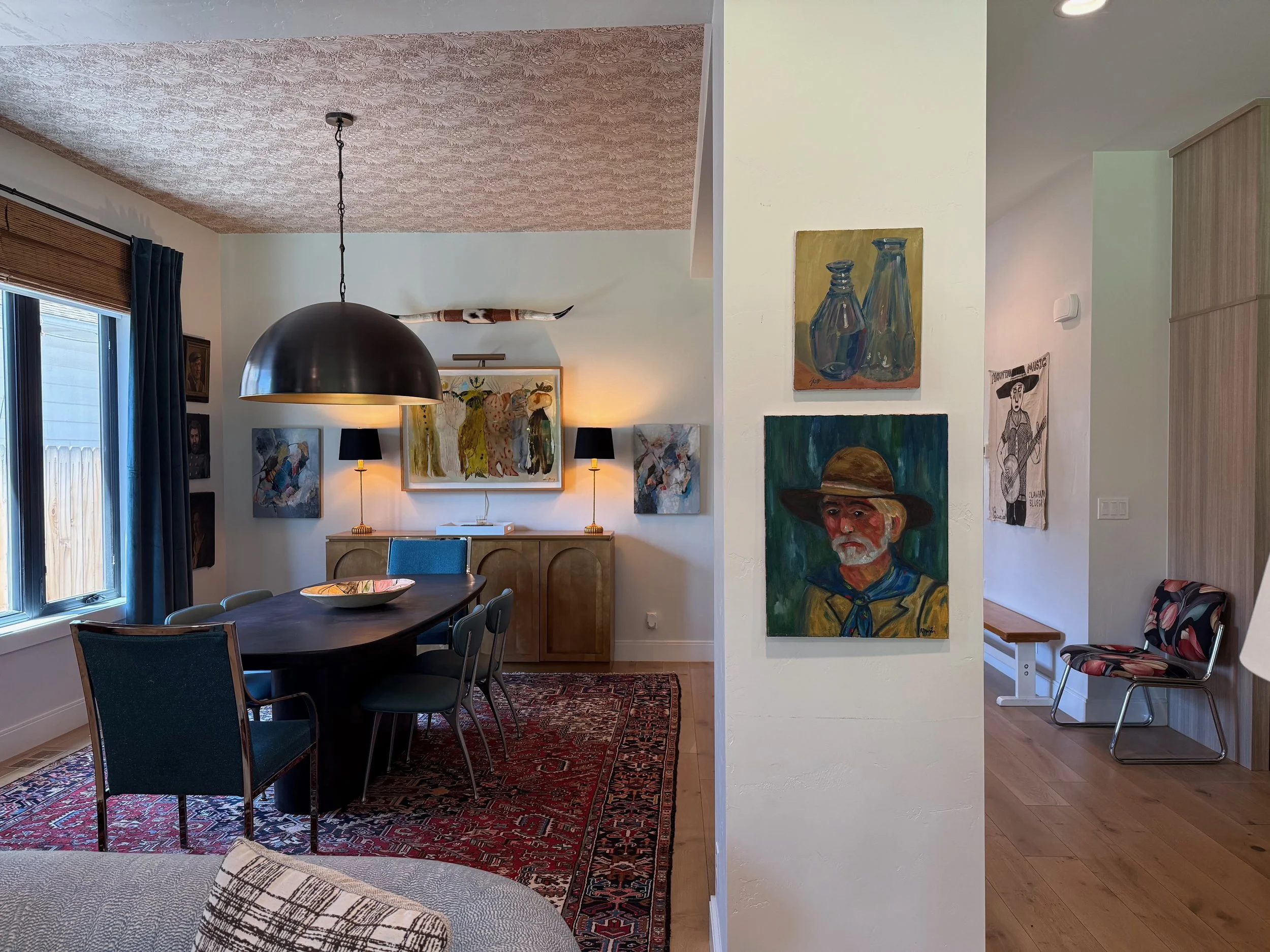 The Art of the Mix: Blending Styles for a Unique Dining Experience