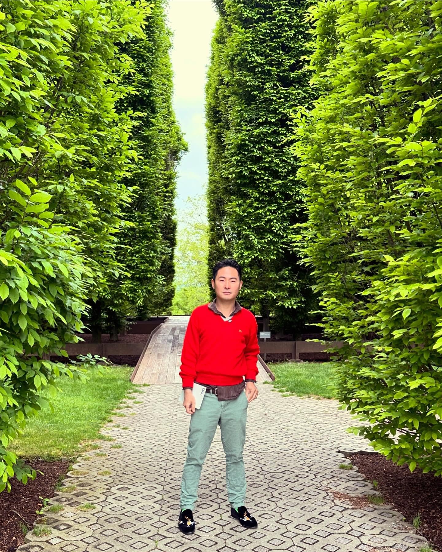 Education is the sleeping pill that makes dreams happen 👨🏻&zwj;🏫
#CalvinKlein #JackNicklaus #Gap #SaksFifthAvenue