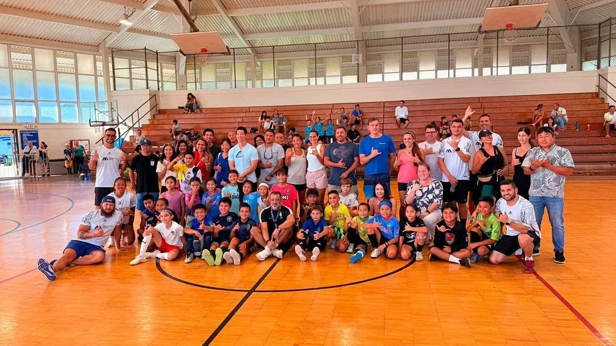 What an incredible clinic with AMAX Hawaii, led by world champion Marquinhos Xavier, Diego Burato and Diogo Netto! 🙌⚽️ Mahalo also to @douglasmaurotoko @luchoavellino @victormaced__ @gutierrez_ohana and @trpclstrm.

The energy, passion, and skill de