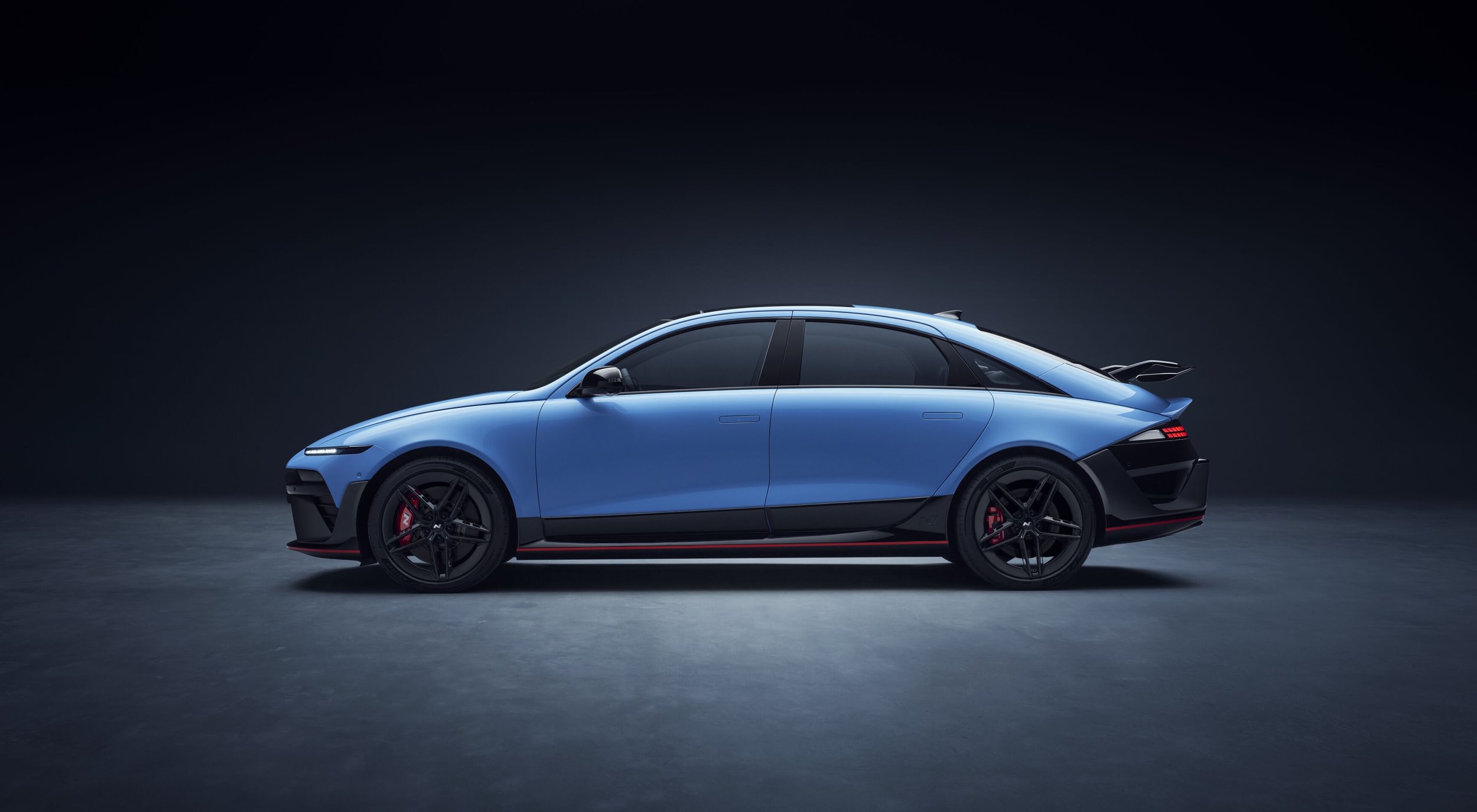 11_IONIQ 6 N_Studio_Side.jpg