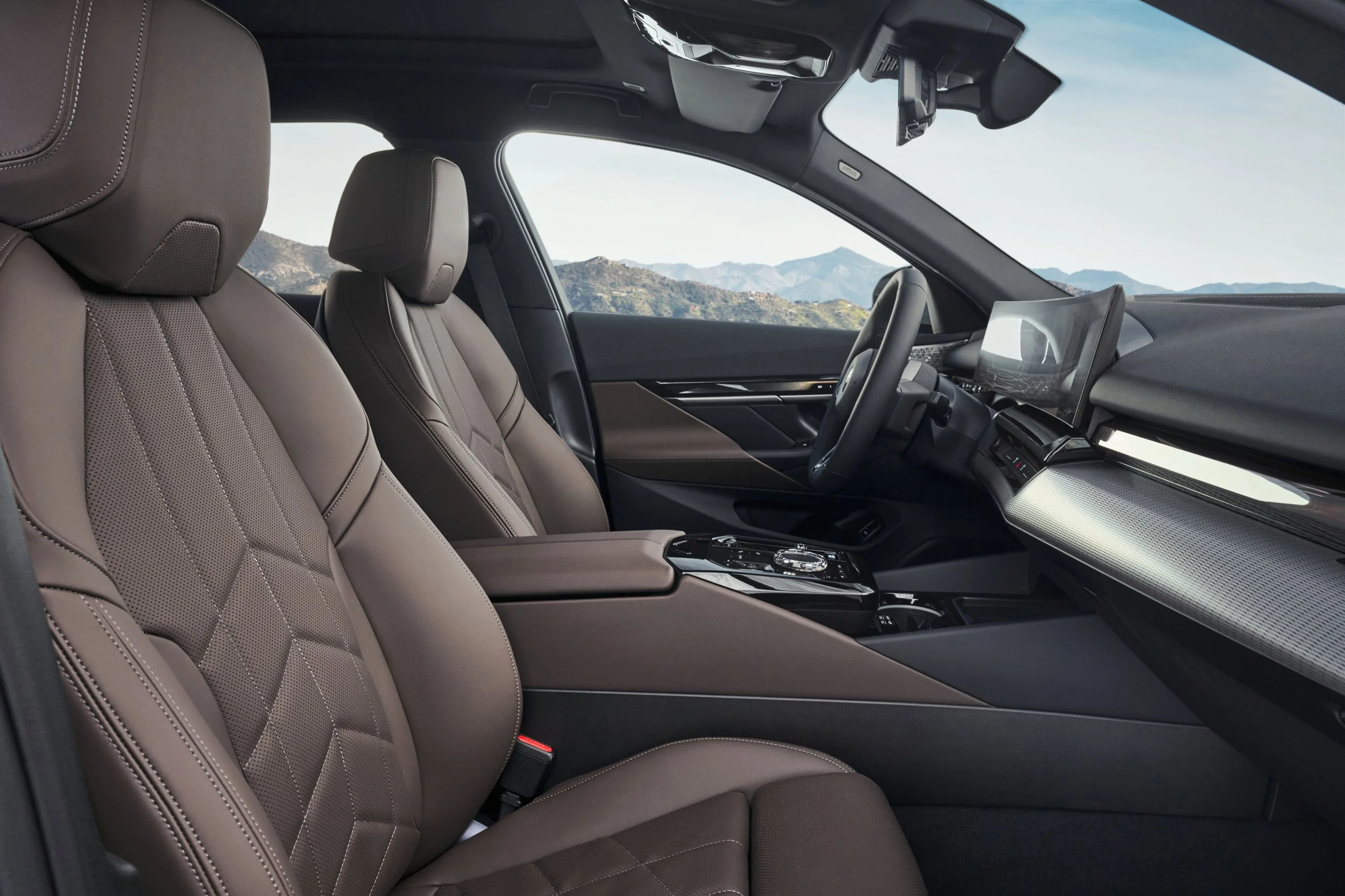 Return_of_the_legendary_business_sedan__BMW_Australia_to_introduce_eighth_generation_5_Series_in_Q4_-_i5_eDrive40 (5).jpg
