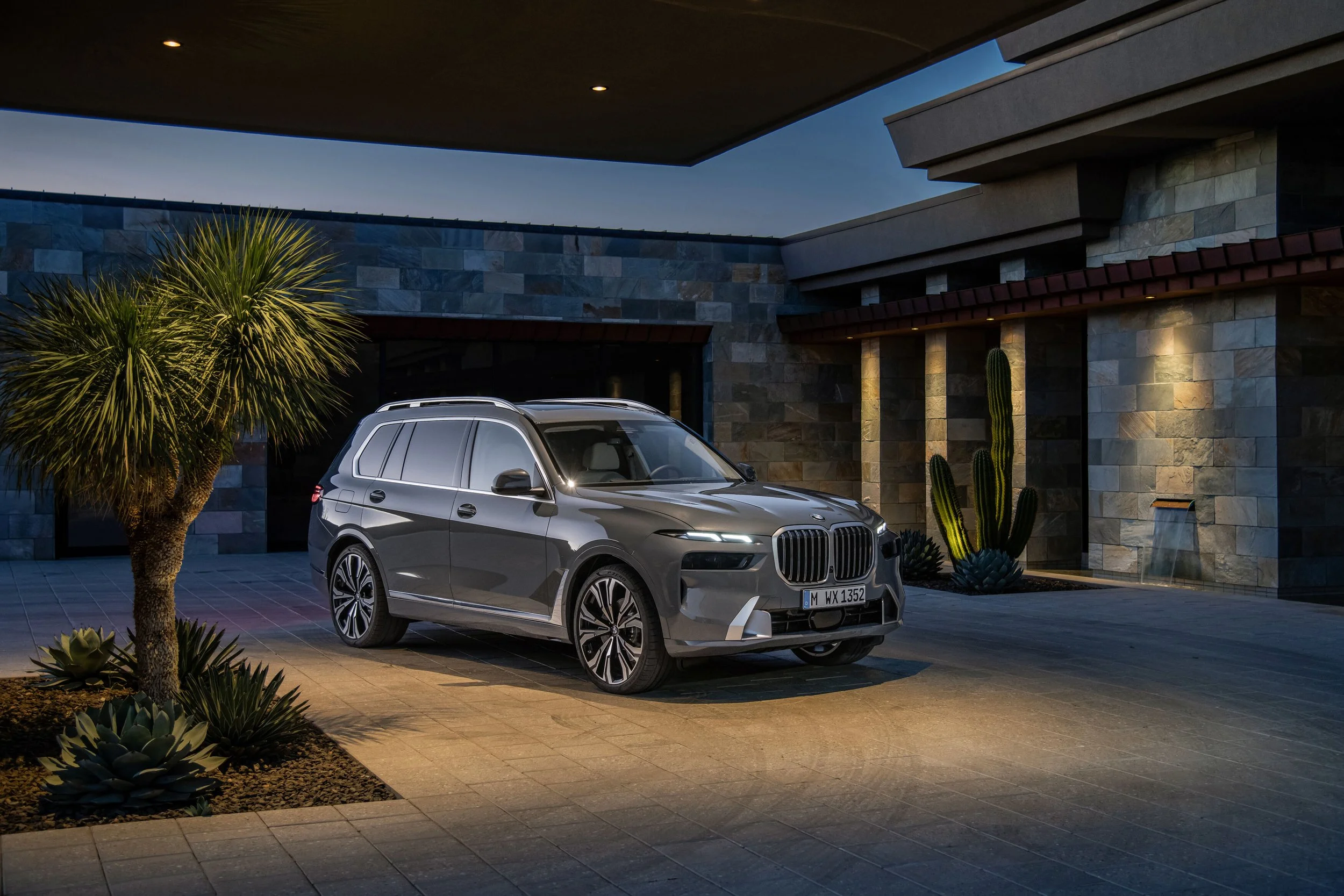 BMW_Australia_announces_pricing_for_new_BMW_X7_flagship_ahead_of_Q4_introduction (1).jpg