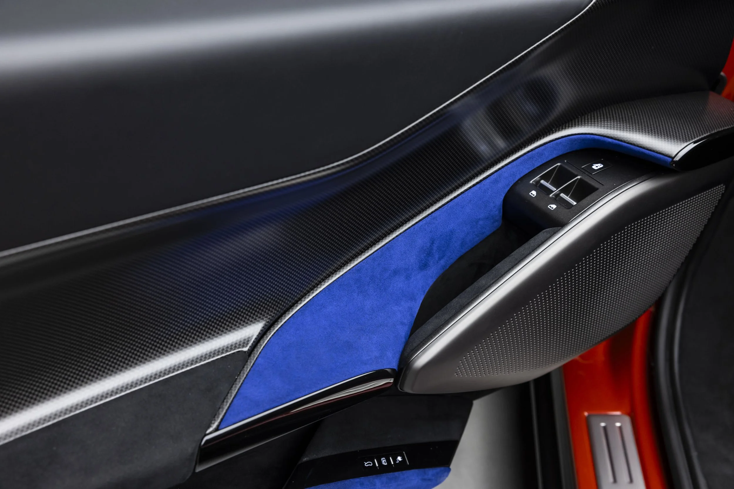 849_Testarossa_media_int_05.jpg