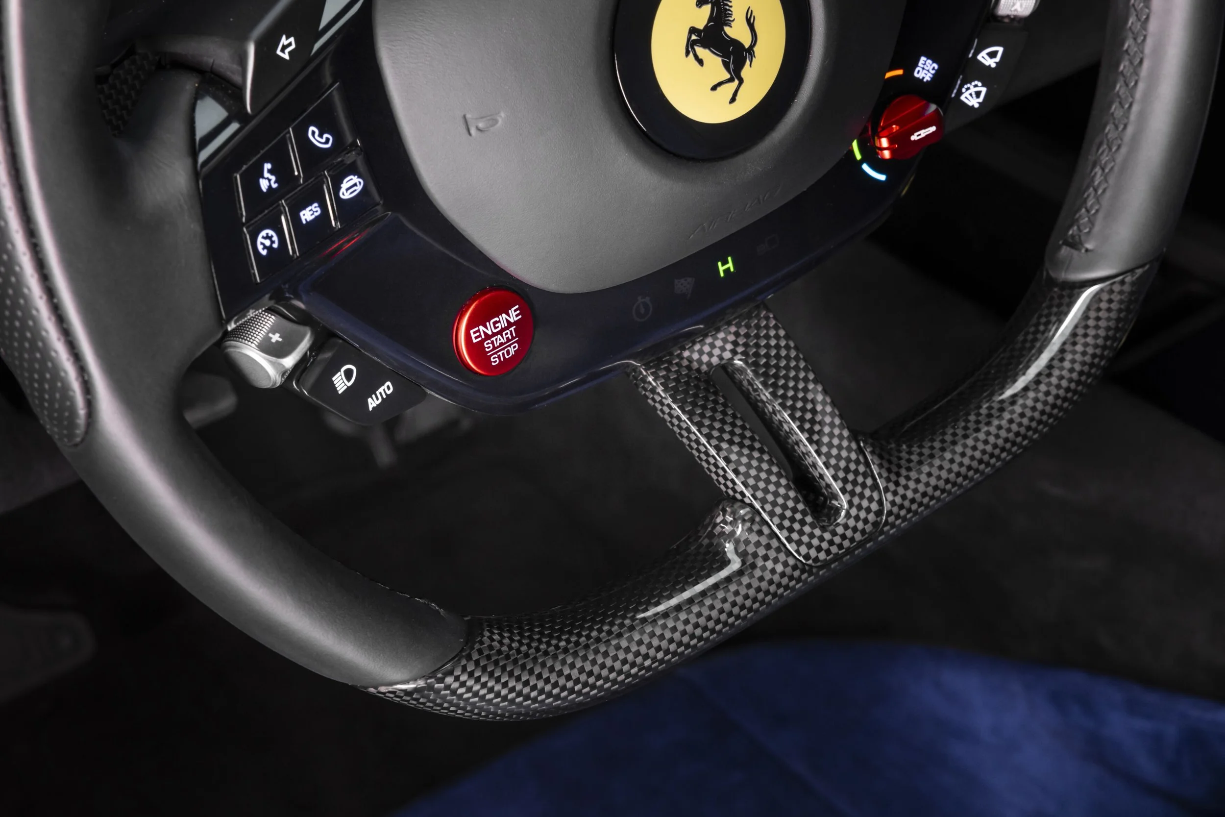 849_Testarossa_media_int_10.jpg