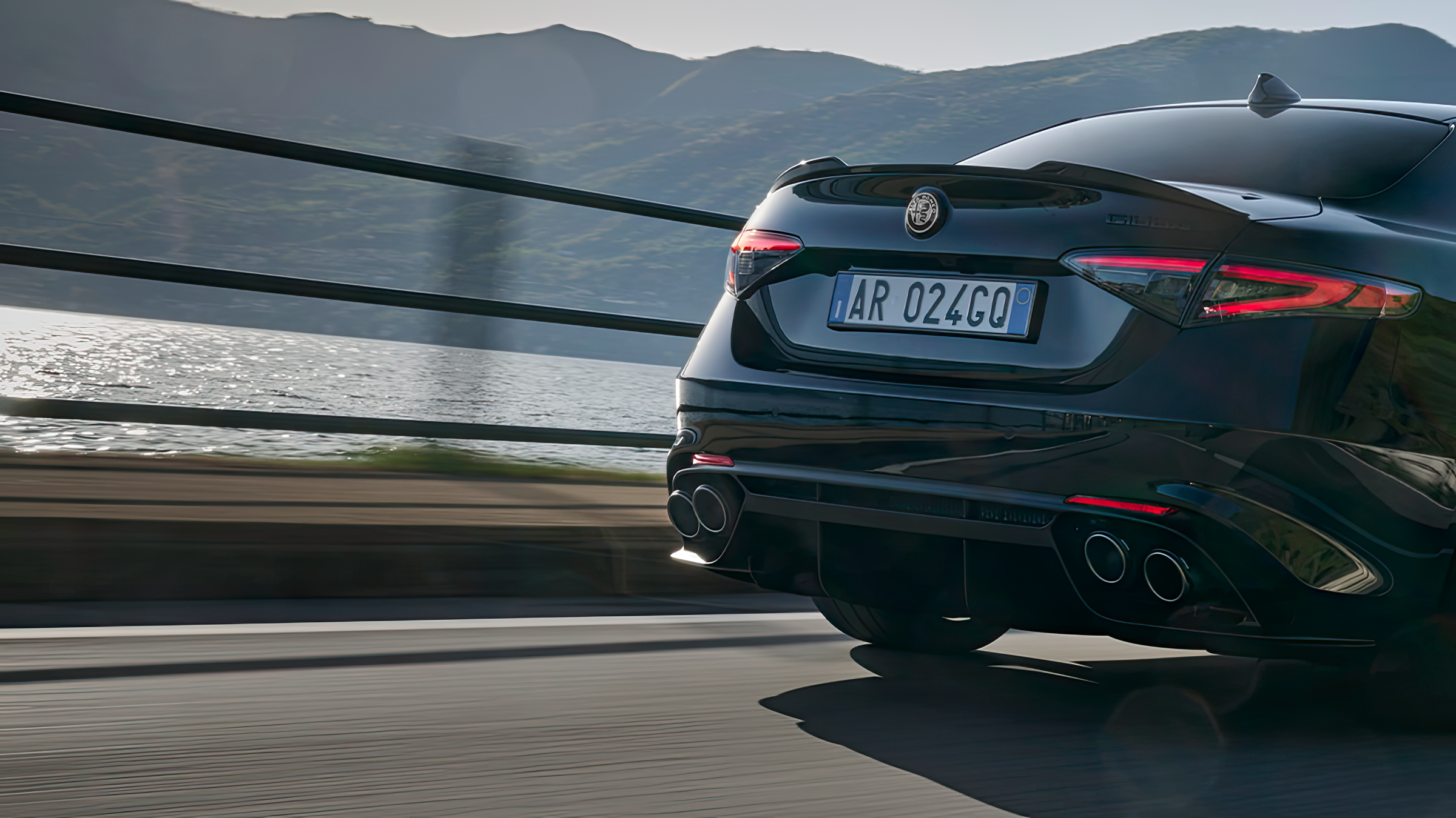 AR-Giulia QV-SS-ICE-MY24-BW Badge.png