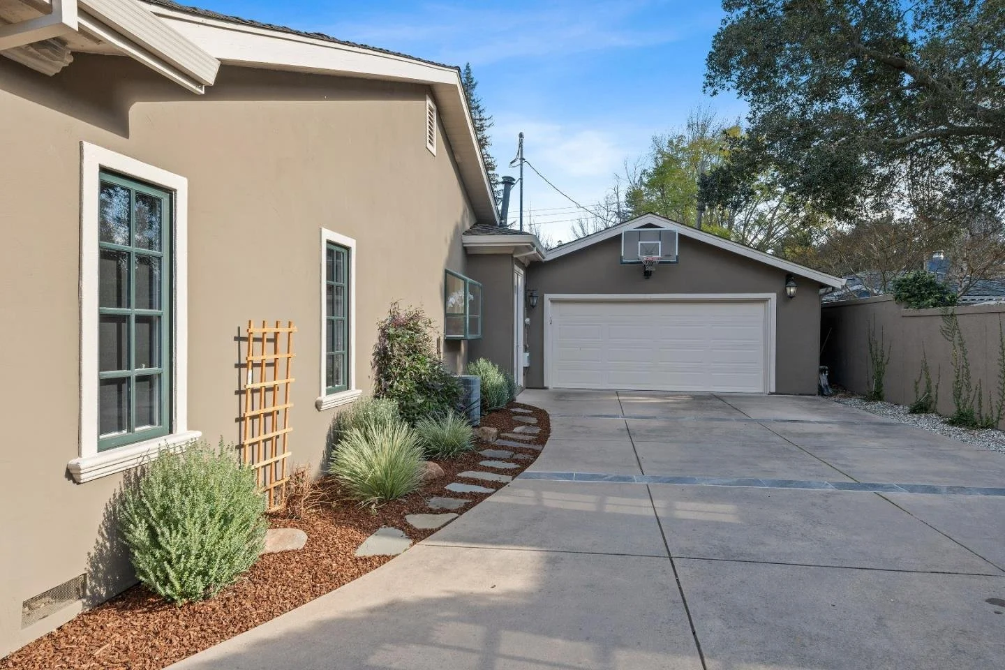 32_Atkinson Lane.jpeg