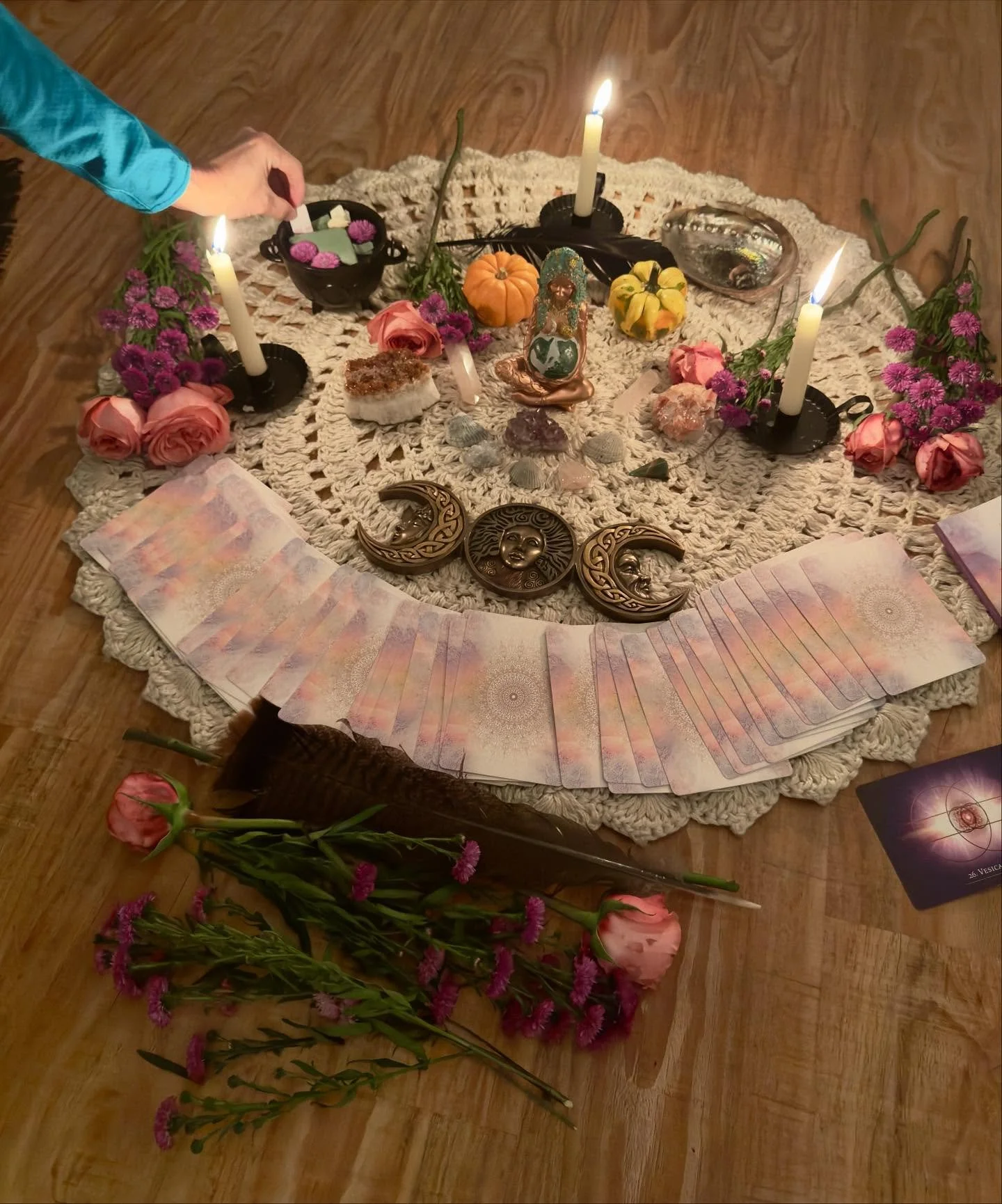 November Full Moon Women&rsquo;s Circle 
🪶🍂🪾🤎

🌕 The Full Moon in Taurus this week is bringing about a Spiritual Nervous System Recalibration. There&rsquo;s a sense of reclaiming our power after the release and rewiring that&rsquo;s been taking 