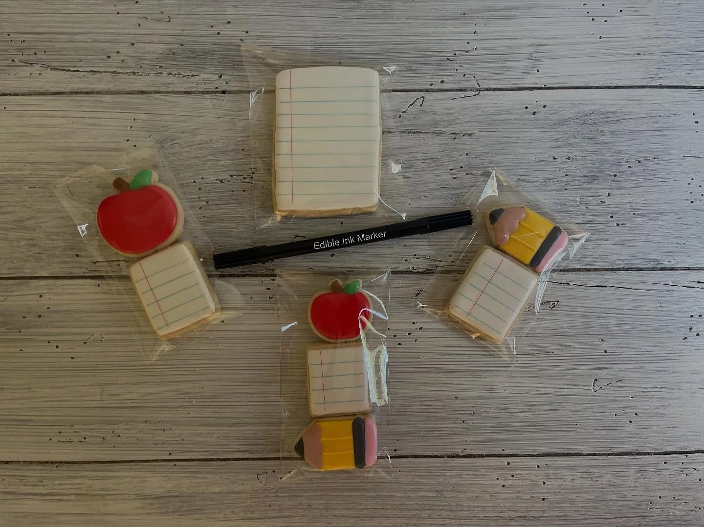 🍎 Back to School Cookies 📝 FLASH SALE! Limited quantities - message/text me if you&rsquo;d like any!