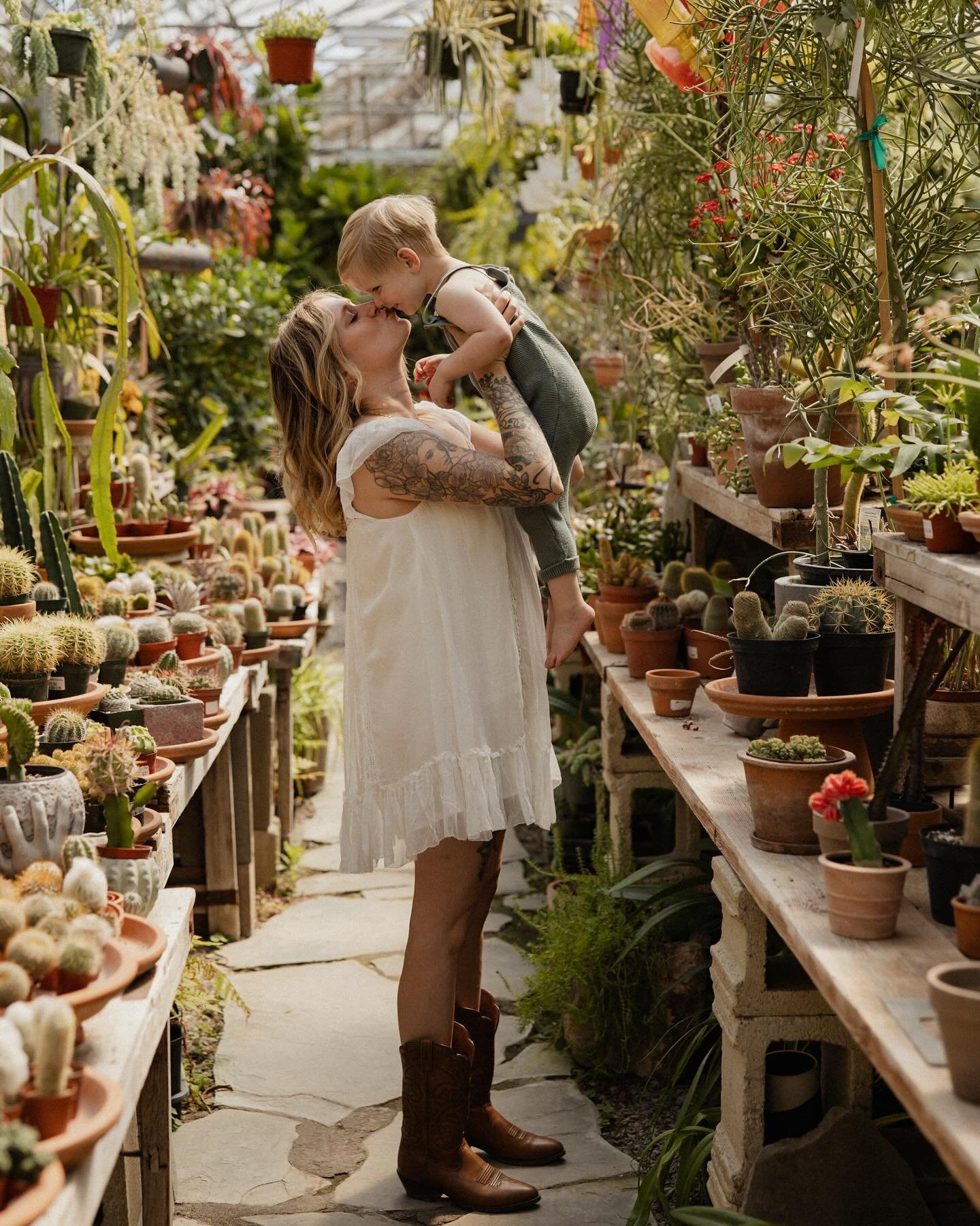 I started my Mother&rsquo;s Day weekend this morning frolicking the garden with my best friend and co-Mama watching our babies run barefoot through the greens. These generous models of ours gave us about 6-minutes of cooperation, for photographers ki