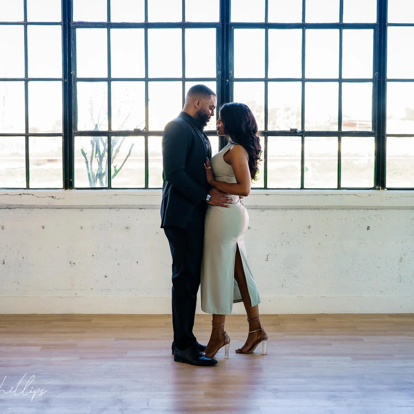 Here&rsquo;s the best of the rest! Vote your favorite 🤩, the classic black and white or the vibrant color. Don&rsquo;t forget to book your session! 

#houston #houstonphotographer #houstonphotography #houstonstudiophotographer #engagement #engagemen