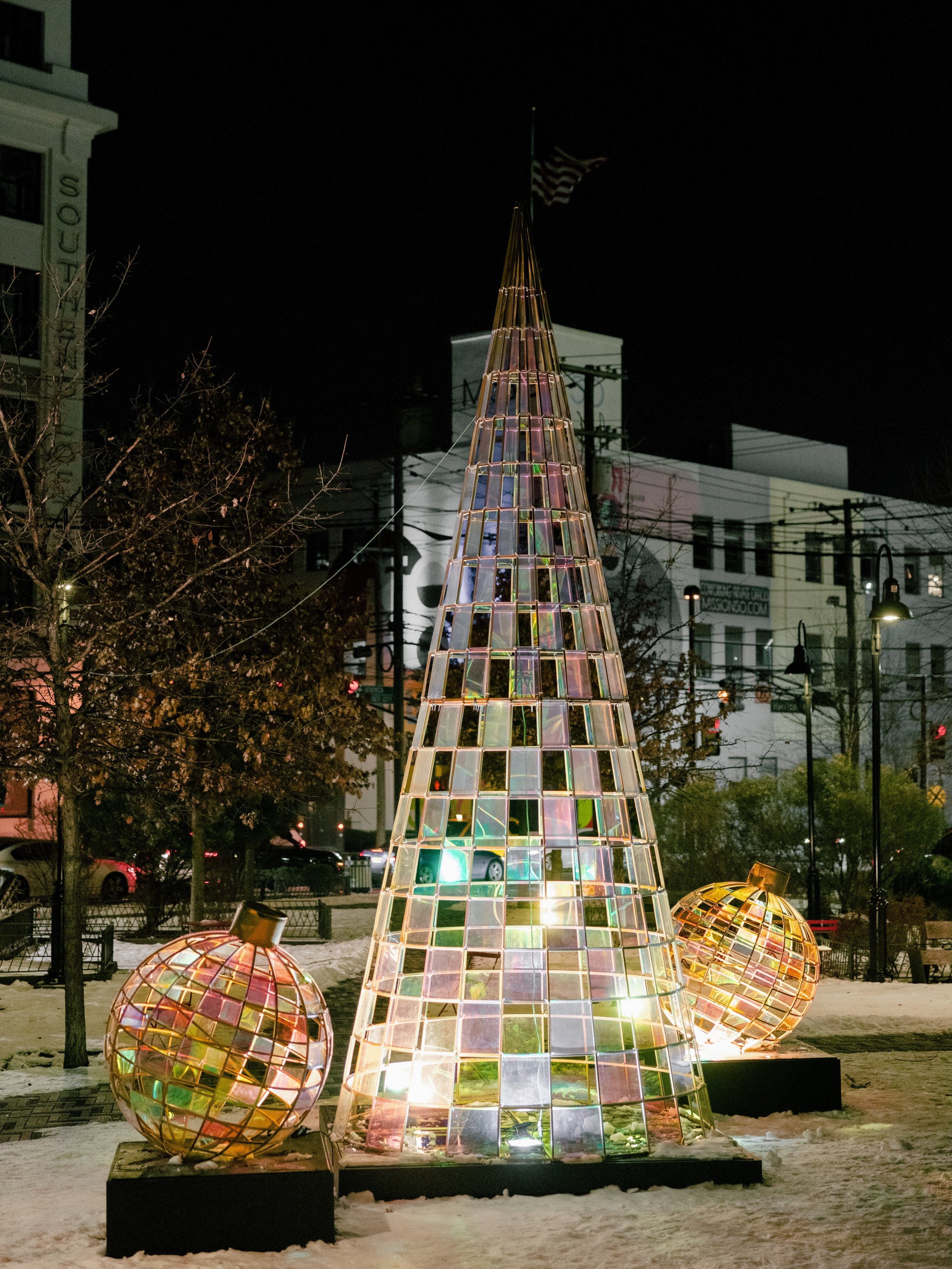 Hoboken during the holidays. ✨ Holiday cheer spread throughout the city. 

#holidaycollective #holidaydecor #hoboken #custom #holidaycheer