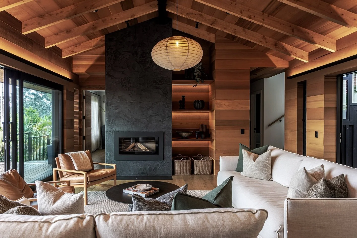 A glimpse into Waiheke. Three years in the making, a labour of love on Waiheke Island. 🤍
Every detail, every finish, every view - crafted and designed with care, completed with true craftsmanship.

#WaihekeIsland #LuxuryDesign #ArchitecturalHomes #N