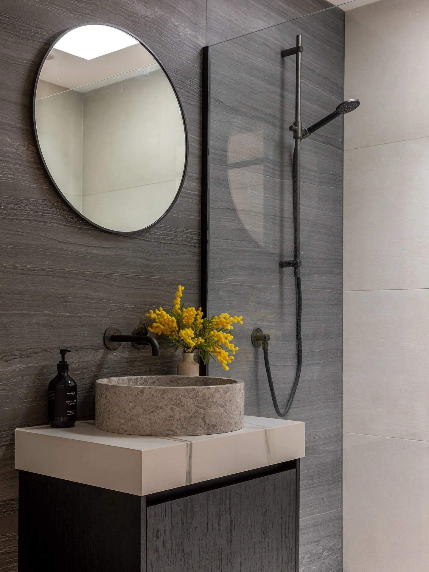 Drama in every detail. From bold surfaces to sculptural basins this bathroom has been designed to leave a last impression. 🖤