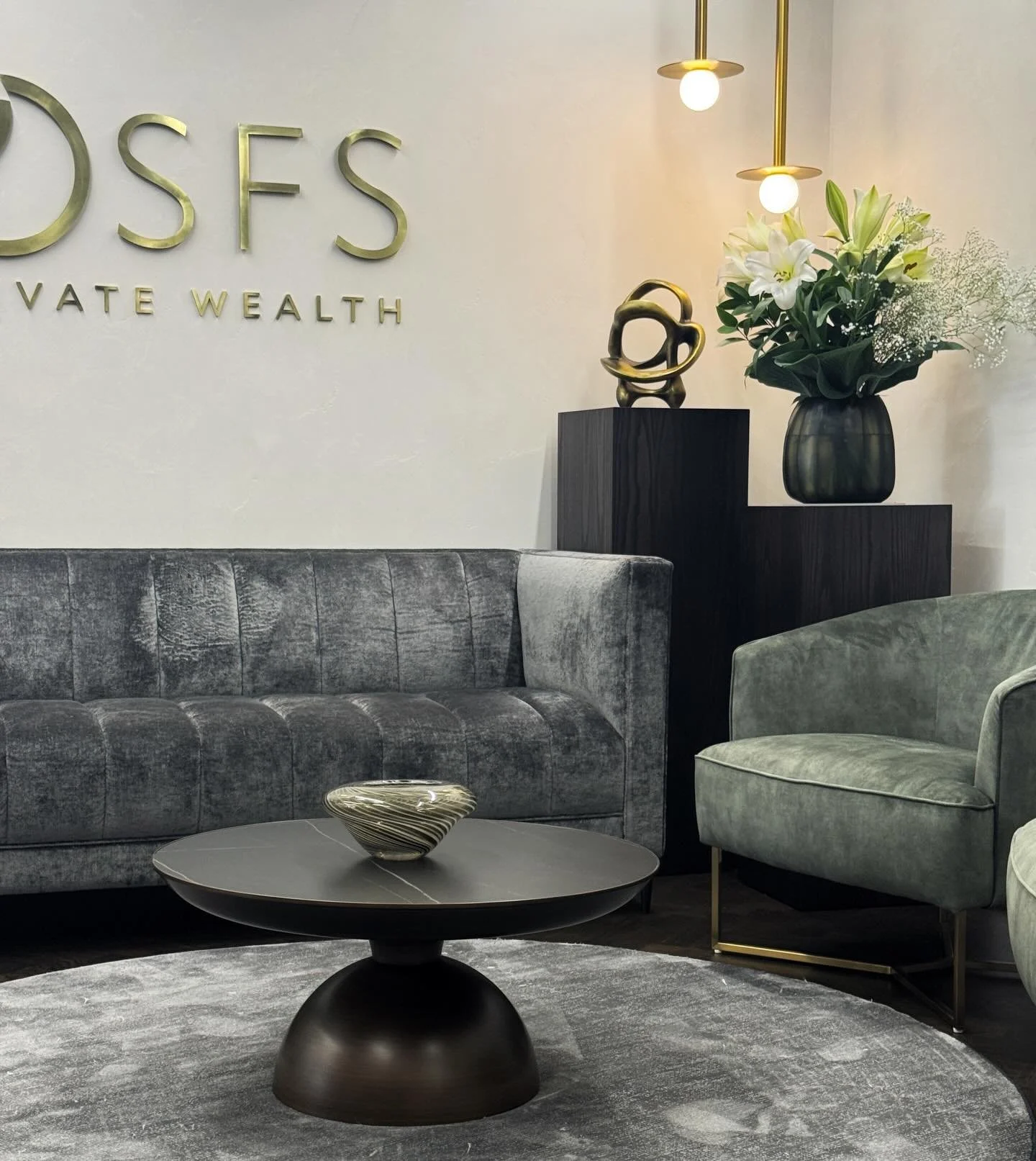 Luxury meets first impressions. We&rsquo;ve reimagined the reception space with this office creating a striking, sophisticated welcome that balances elegance with functionality. 

#elegantspaces #designdetails #luxuryworkspace #interiordesignnz