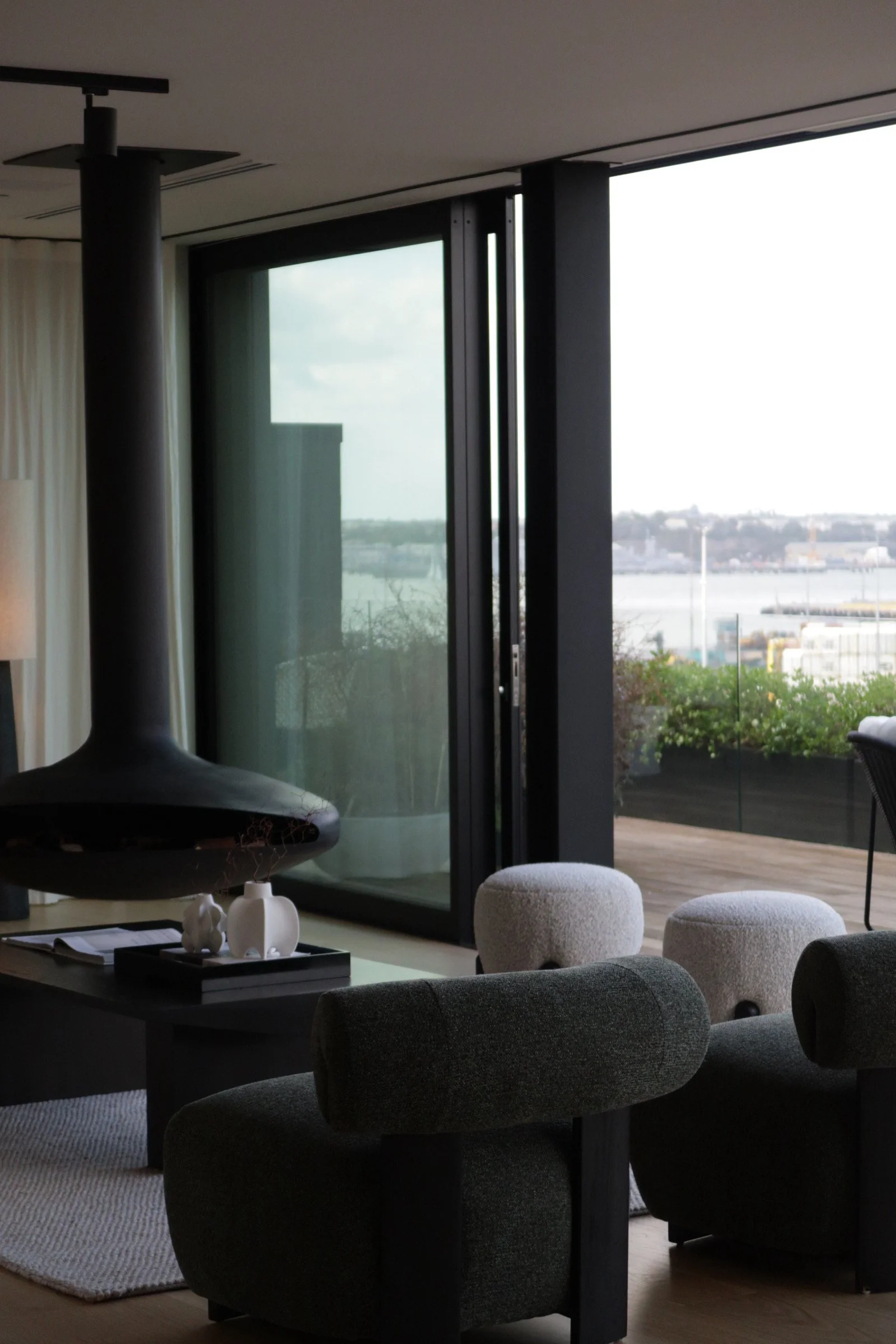 STAGING A PENTHOUSE FOR EFFORTLESS LIVING