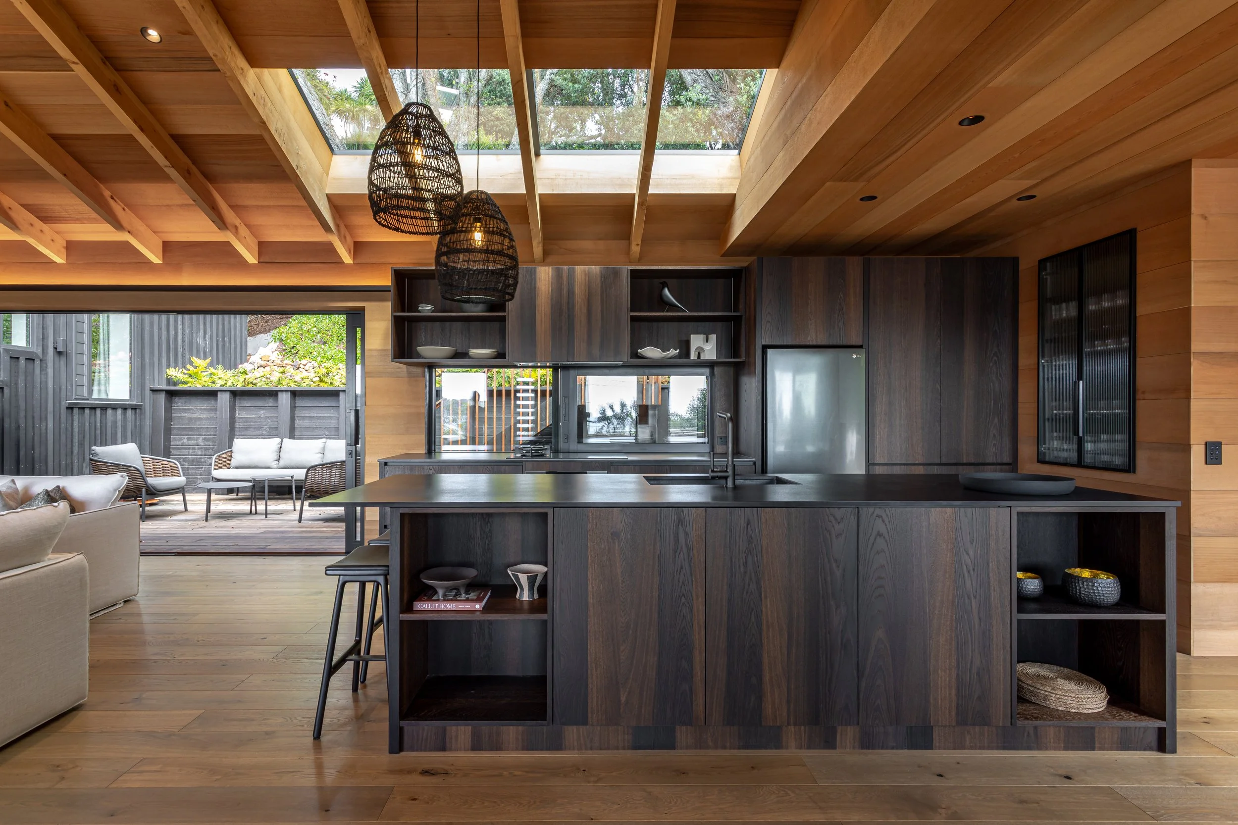10 DESIGN MISTAKES THAT MAKE YOUR HOME FEEL LESS LUXURIOUS (AND HOW TO AVOID THEM)