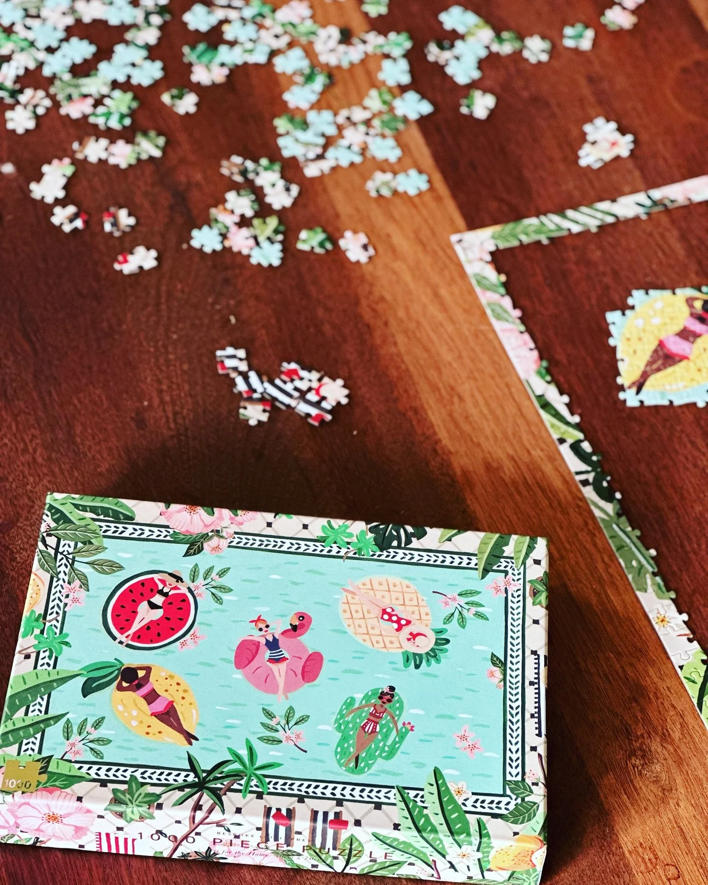 Looking for a rainy Sunday activity for the family? Drop into @bespokepress in Bowral, Sydney or Canberra and pickup one of their gorgeous puzzles! Our family is dreaming of warm sunny days as we put this one together ☀️ 

#bespokepuzzles #rainyday #