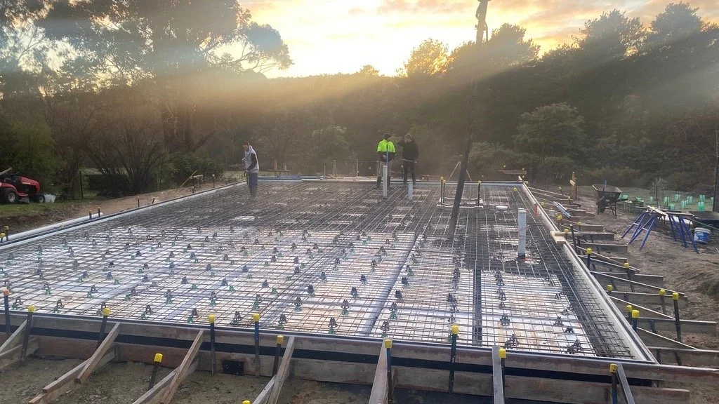 New House Slab for the team @spacebale Another beaut modern straw bale home underway! Slab edge insulation installed prior to pour has resulted in a very clean and effective result. Thanks @n_p_projects for jumping on the screed @heidelbergmaterials_
