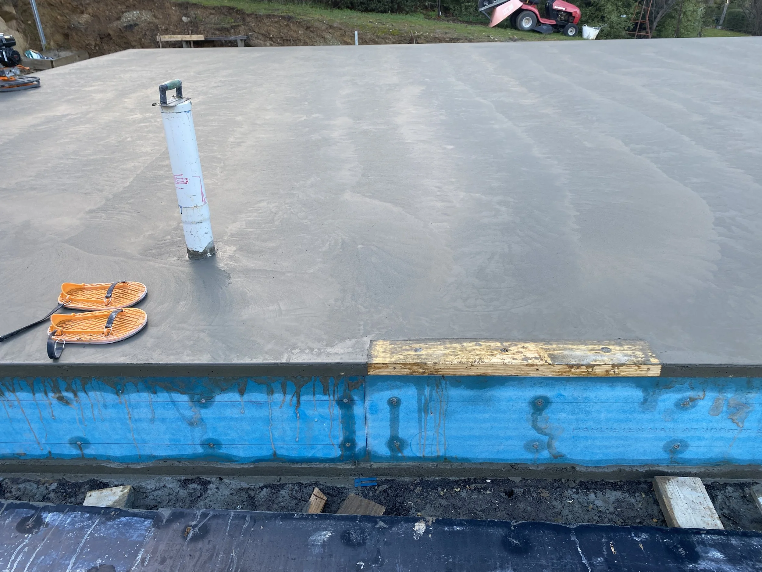 Slab edge insulation 