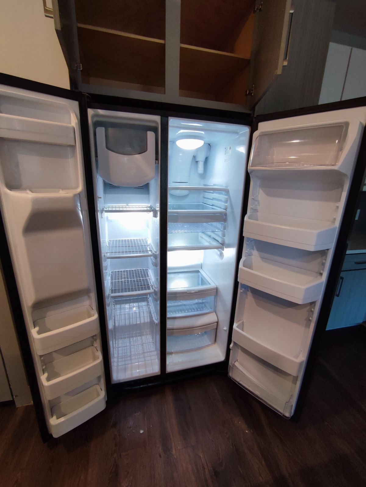 Clean fridge