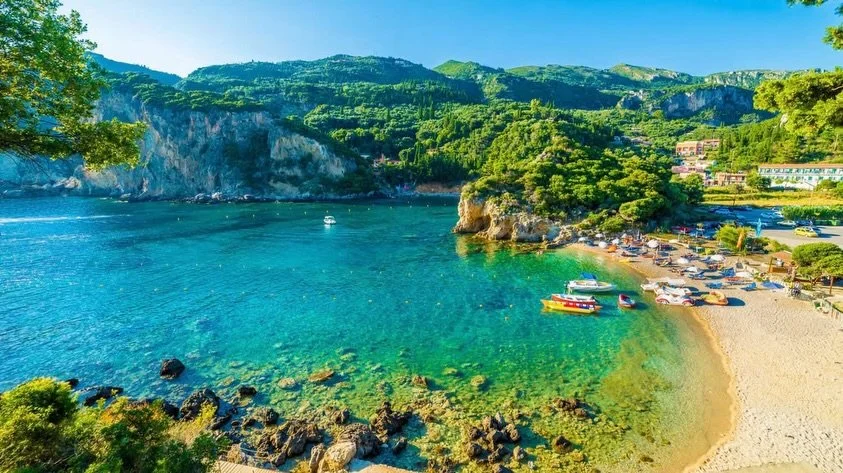 ✨ Imagine this for a moment&hellip; ✨
Golden sunsets over the Mediterranean. Bright white cliffs against endless blue. Wandering cobblestone streets, blue-domed rooftops overhead, and a seaside dinner just steps from your ship.

A 7-night Greek Isles