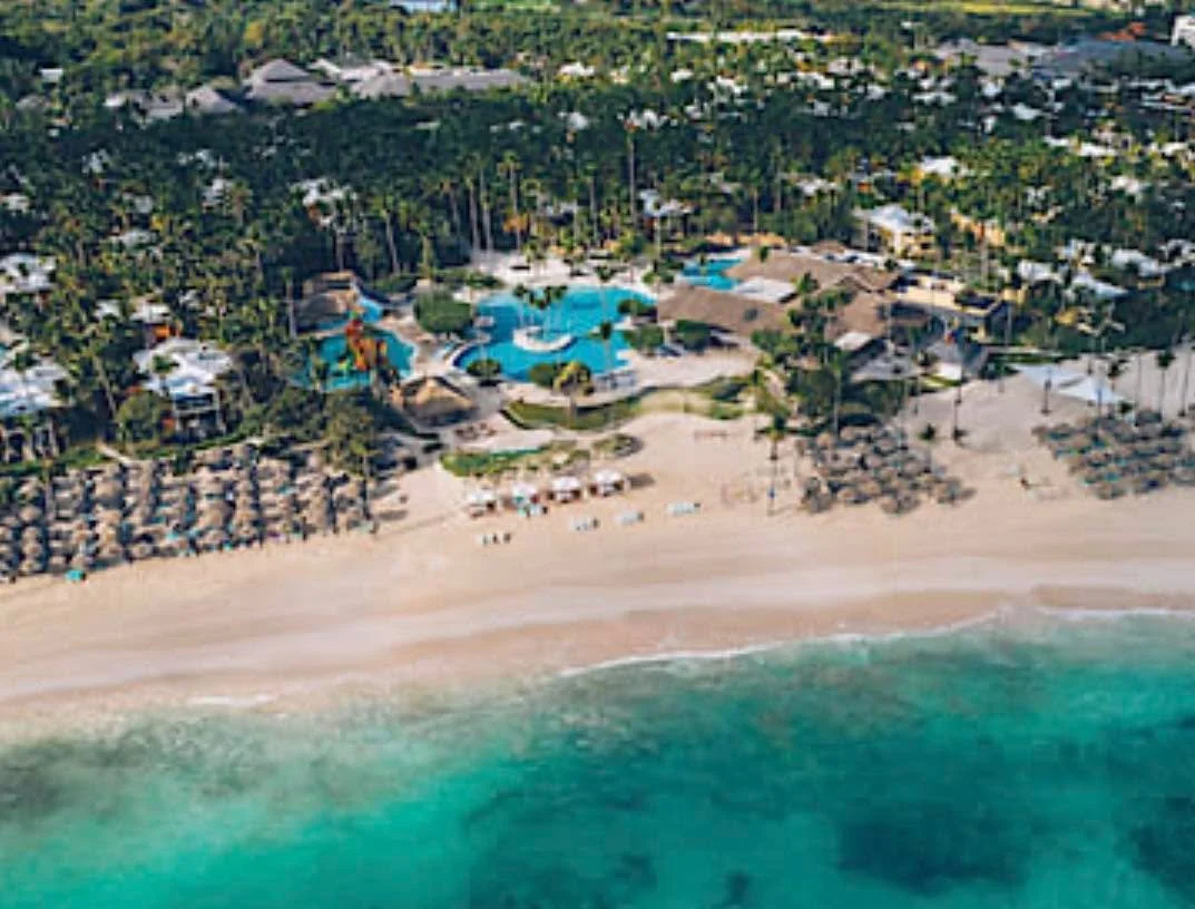If you&rsquo;ve been searching for a resort that fits a family of five comfortably&hellip;this one is for you 👇

📍 Destination: Punta Cana, Dominican Republic
🗓 Travel Dates: June 21&ndash;25, 2026 (4 nights)
✈️ Flights: Nonstop roundtrip from Phi