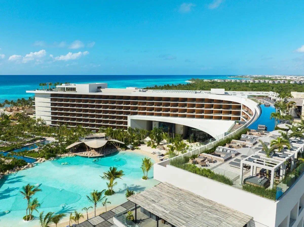 🌺 ESCAPE TO COSTA RICA &ndash; ADULTS ONLY PARADISE 

Treat yourselves to 4 unforgettable nights at the stunning Secrets Papagayo Costa Rica 🍹✈️

If luxury, romance, and relaxation are calling your name&hellip; this getaway delivers it all. 🇨🇷✨

