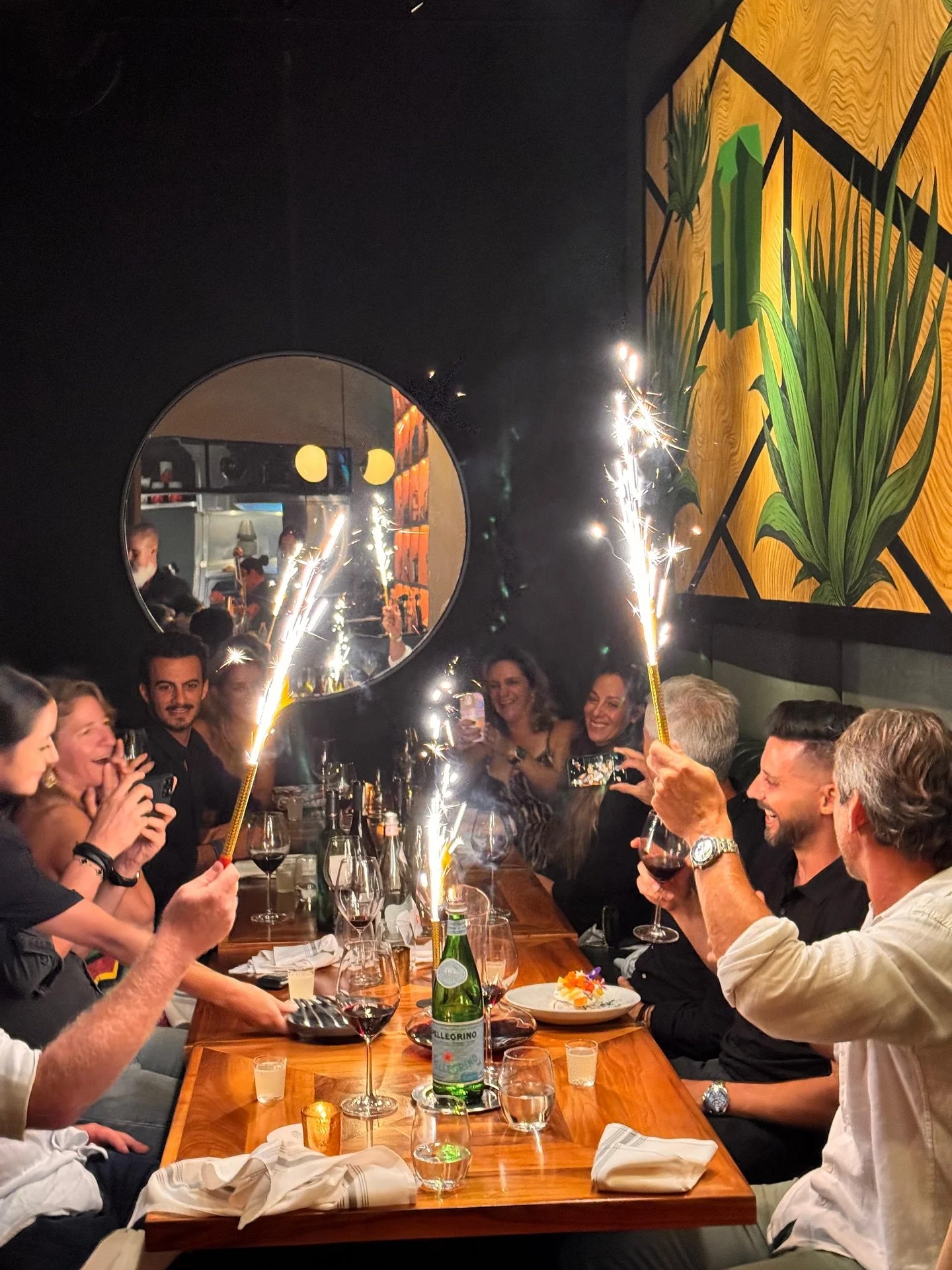 Good food, great company, and a little sparkle to light up the night ✨🍷
Whether it’s your birthday, bachelor celebration, or any special occasion — we’re here to make it unforgettable.
#OrillaMoments #MiamiNights #OrillaBarAndGrill