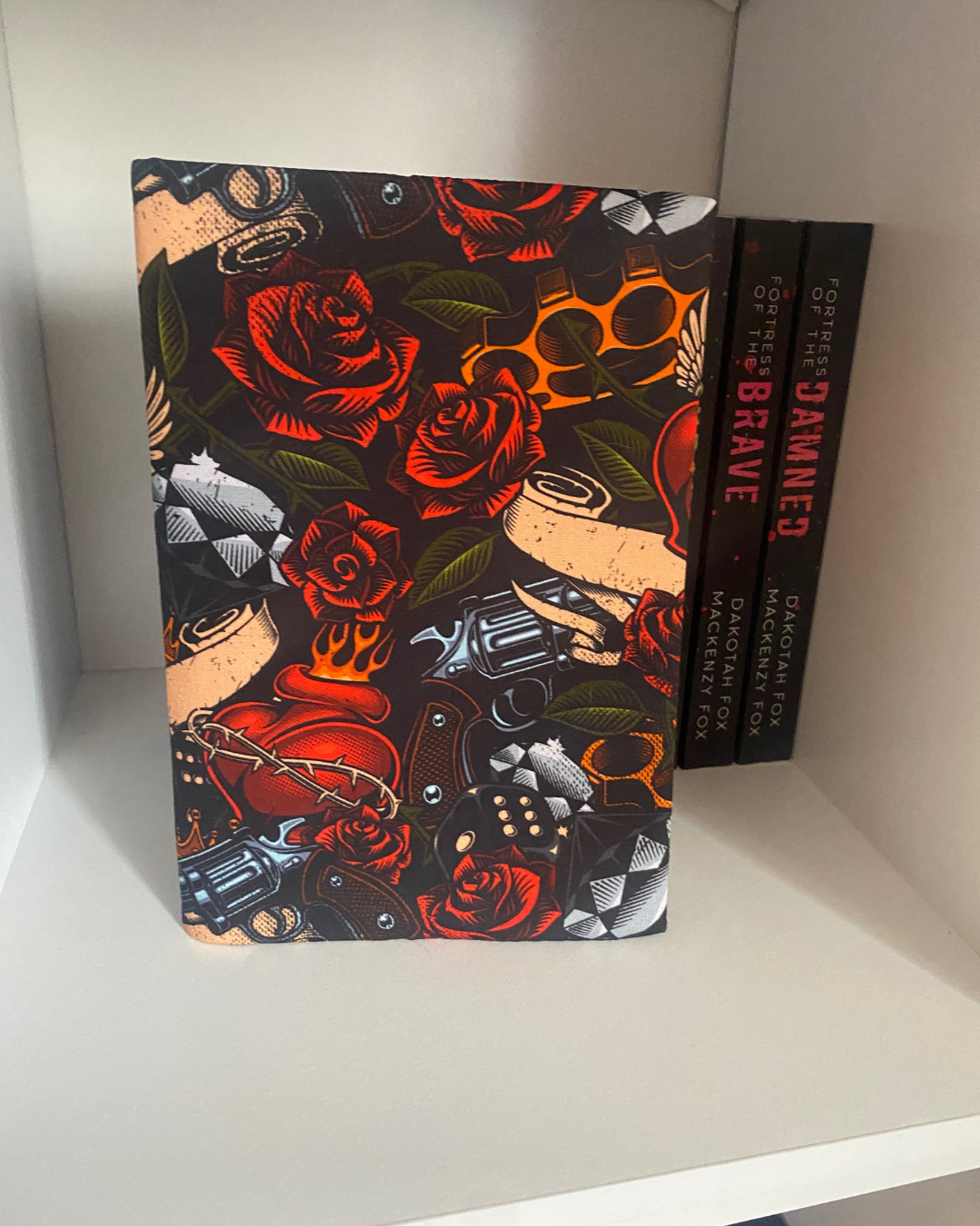 Mafia/Dark Romance - BOOK DUST JACKET RED XS