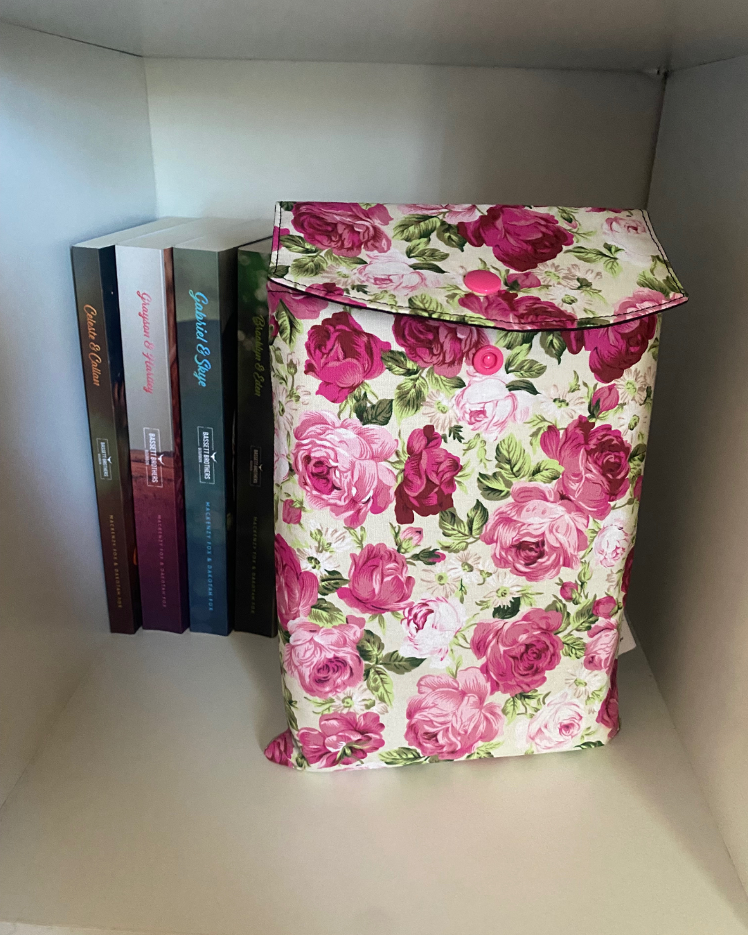 Pink Rose Garden /e-reader/book sleeve/pouch Small-Med