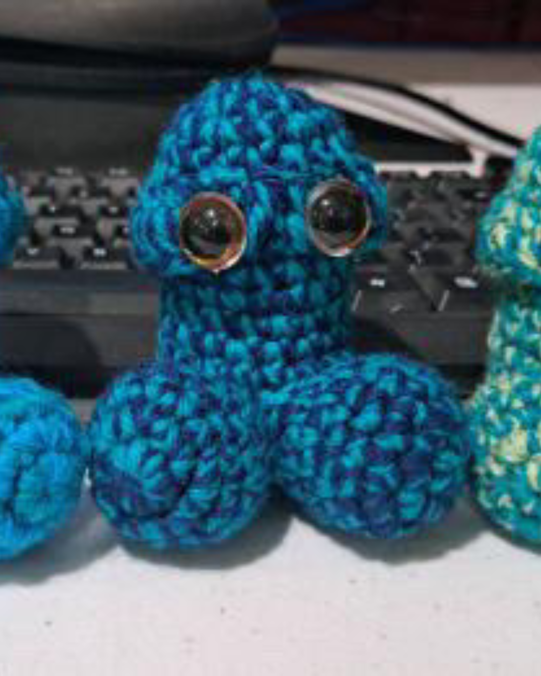 Peen Pal - Aqua & Dark Blue Multi