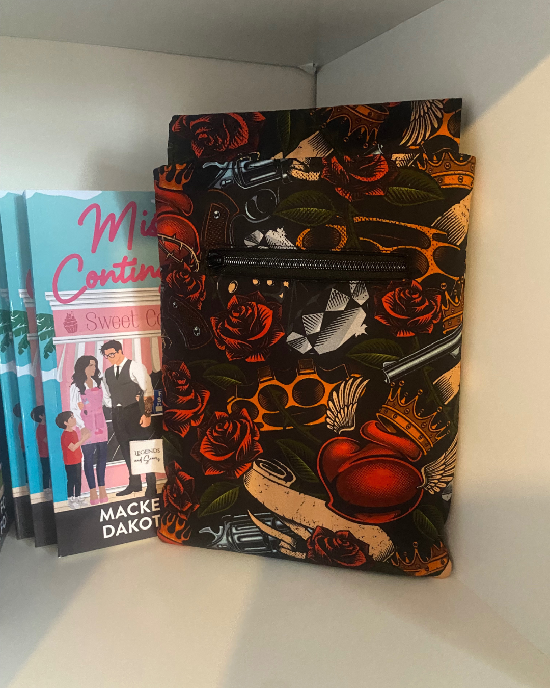 Pouch back Mafia RED.png