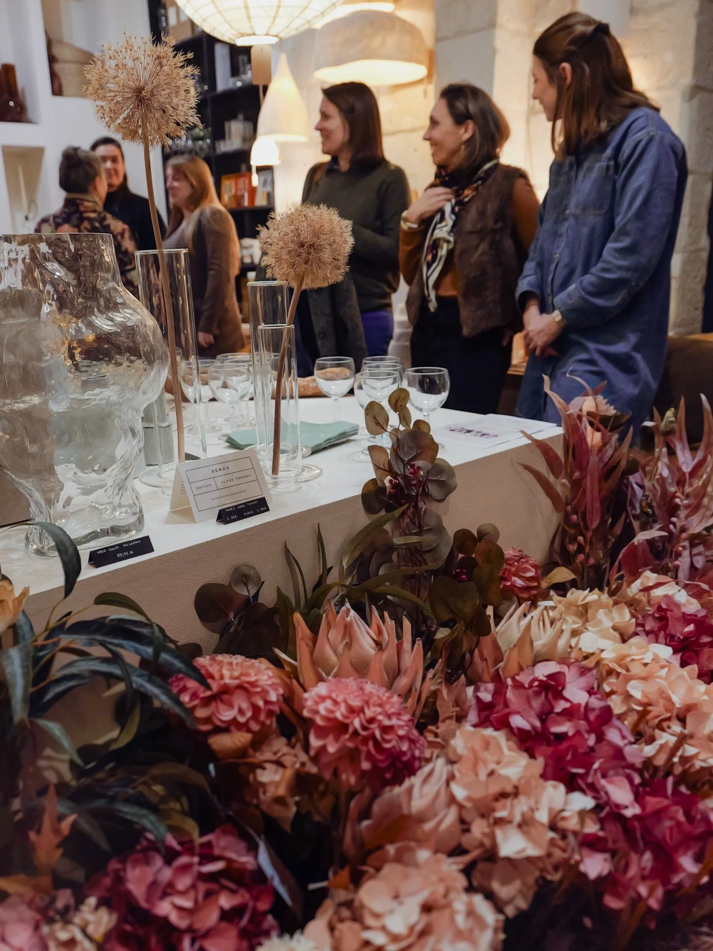 ✨ Soir&eacute;e de lancement Rayonne &ndash; Tours ✨
Une parenth&egrave;se lumineuse, pleine d&rsquo;&eacute;nergie et de rencontres.

Comme le d&eacute;crit si bien Camilla, sa fondatrice, Rayonne est bien plus qu&rsquo;un r&eacute;seau : c&rsquo;es