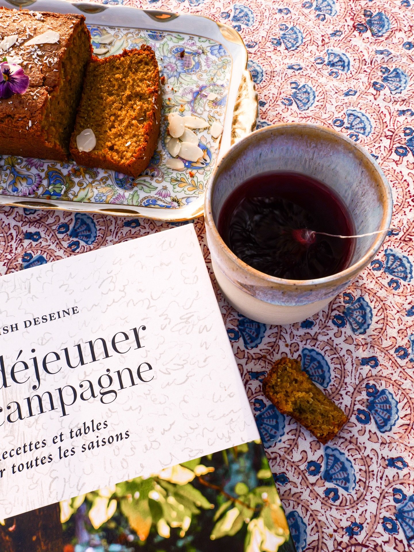 Cette semaine, c&rsquo;est sous le cerisier en fleurs que je me suis install&eacute;e pour un petit go&ucirc;ter, en imaginant le futur jardin&hellip; 🌸
J&rsquo;ai re&ccedil;u les graines de fleurs annuelles de @floreagarden &ndash; capucines, pois 