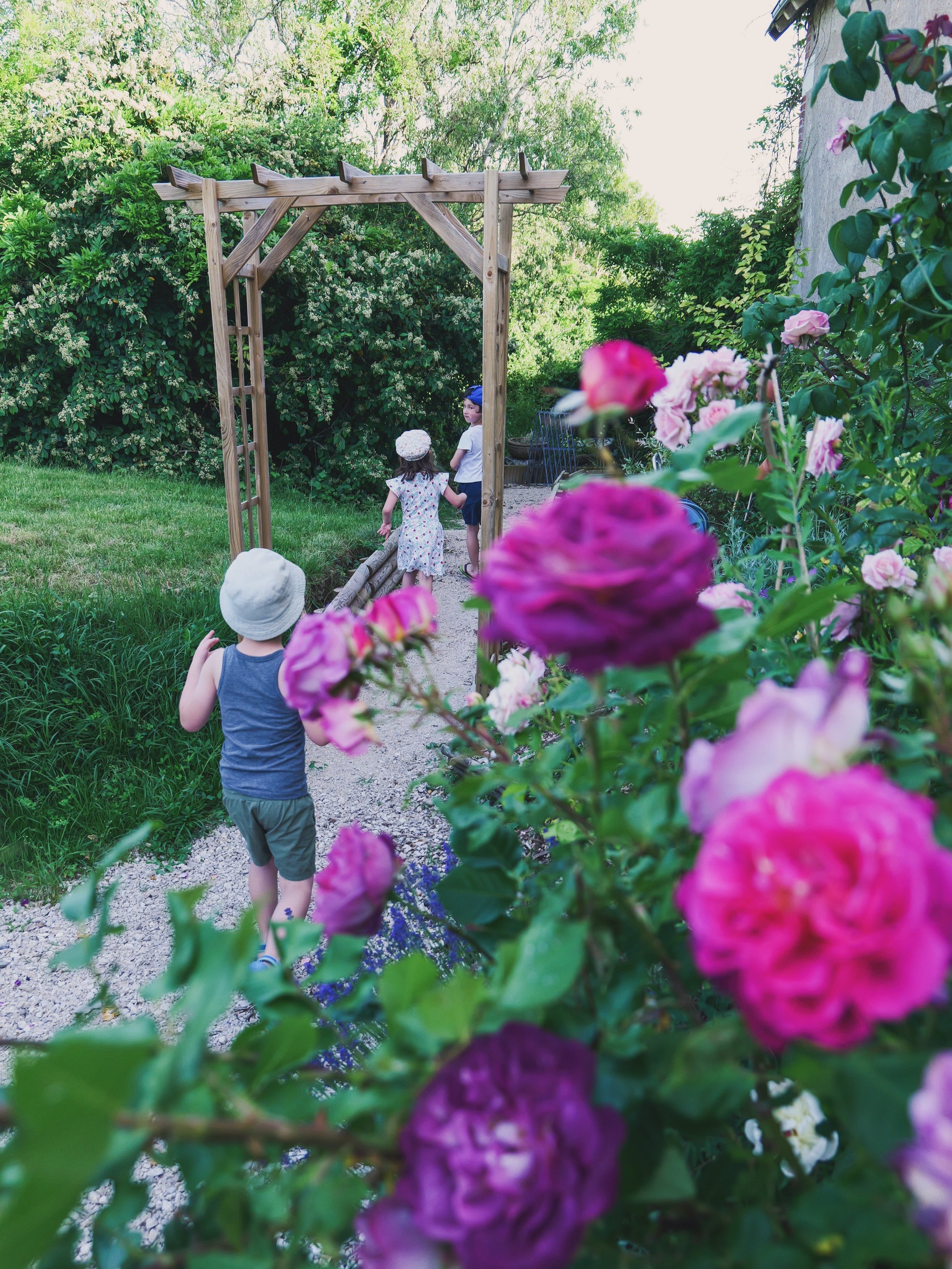Je me rends compte que mon amour du jardin vient s&ucirc;rement de mes souvenirs d&rsquo;enfance.

&Agrave; l&rsquo;&eacute;poque, je ne savais pas que tous ces petits moments resteraient quelque part en moi&hellip; Cueillir une tomate encore chaude 