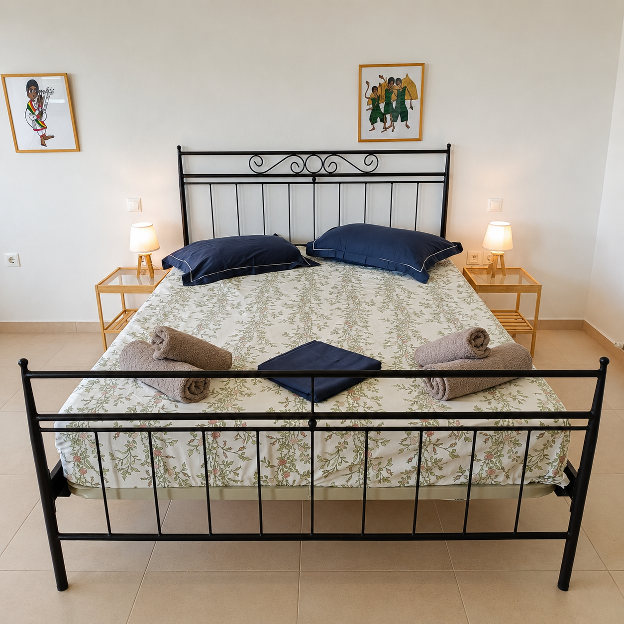 Schinos Queen-seized bed