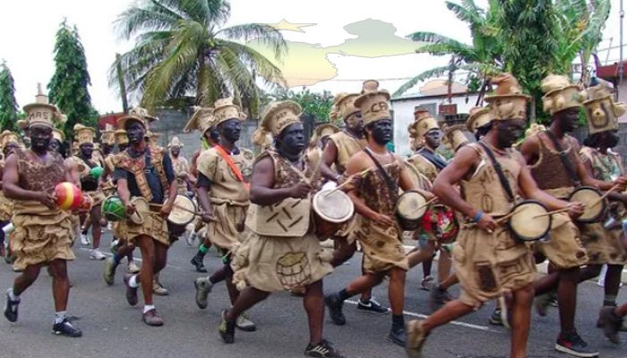 Des musiciens d'un groupe à po du carnaval de guadeloupe