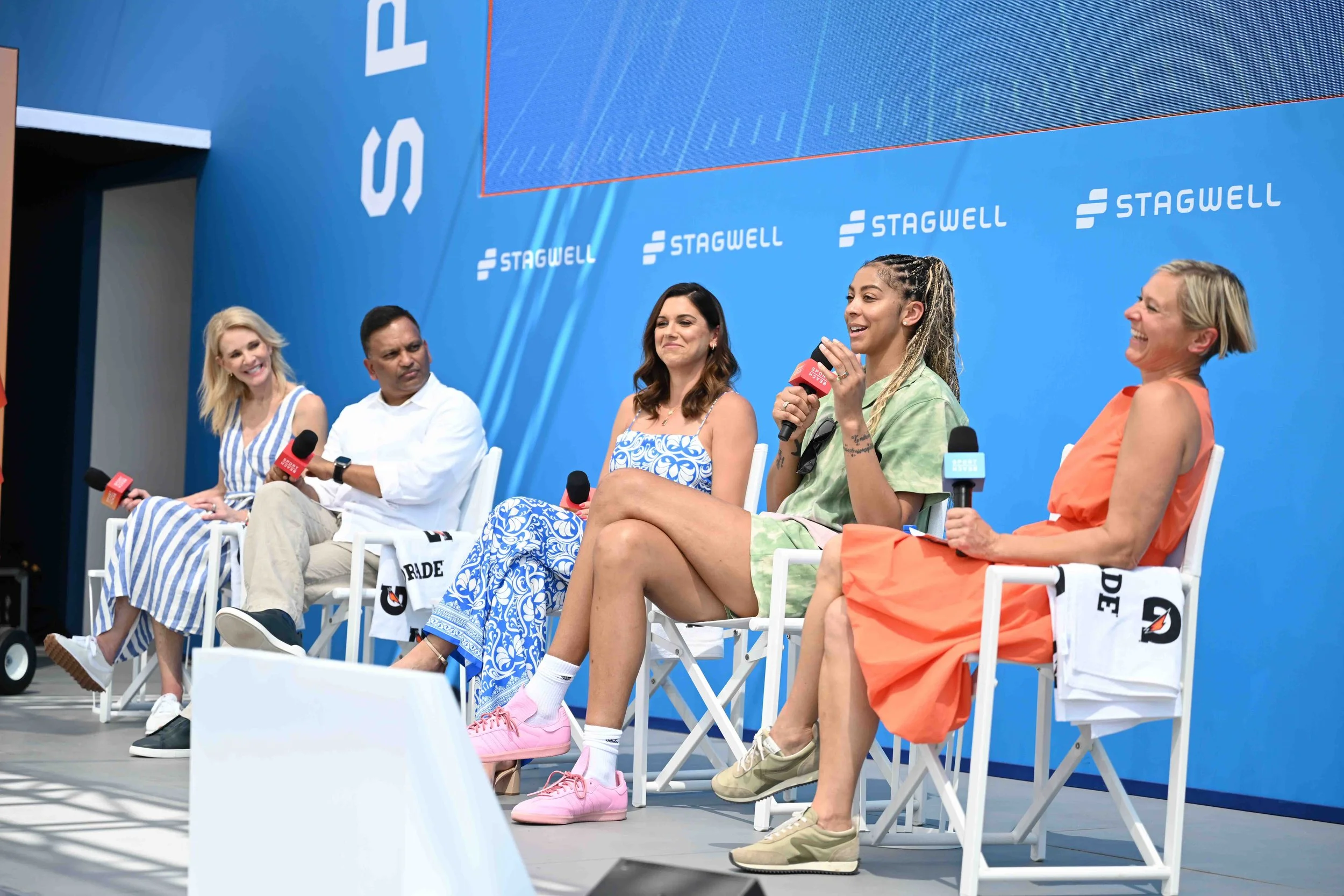 event-photography-paris-panel-discussion-brand-event-aga.jpg