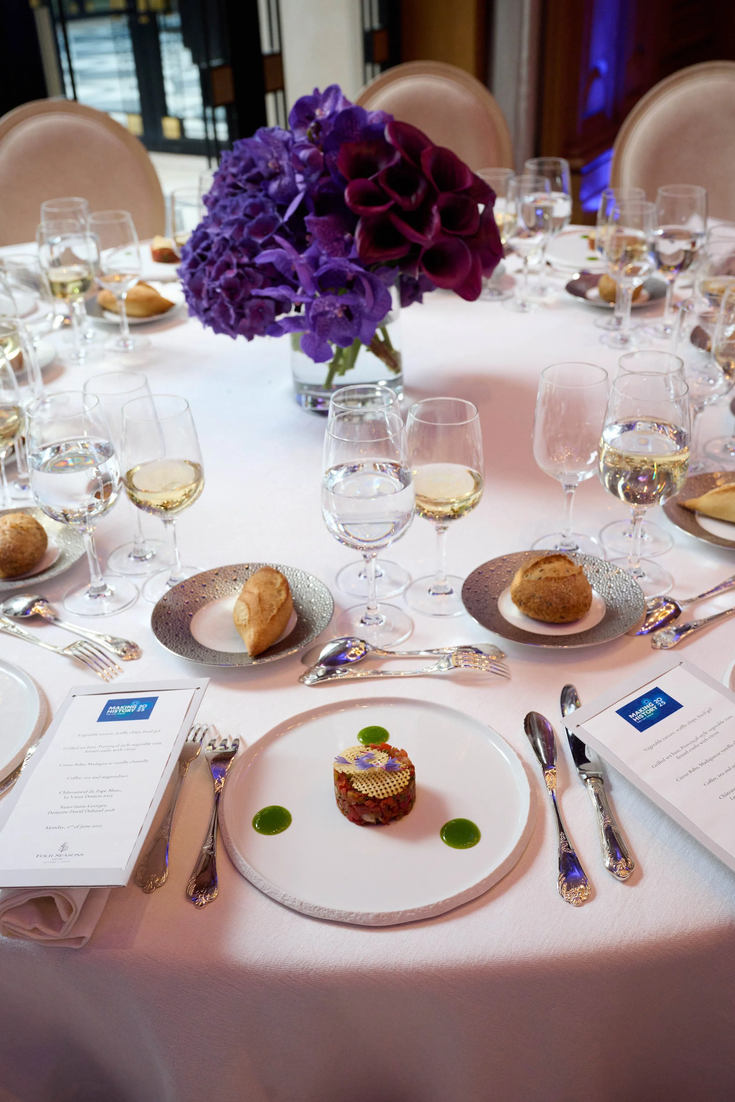 event-photography-paris-fine-dining-table-setup-gala-aga.jpg