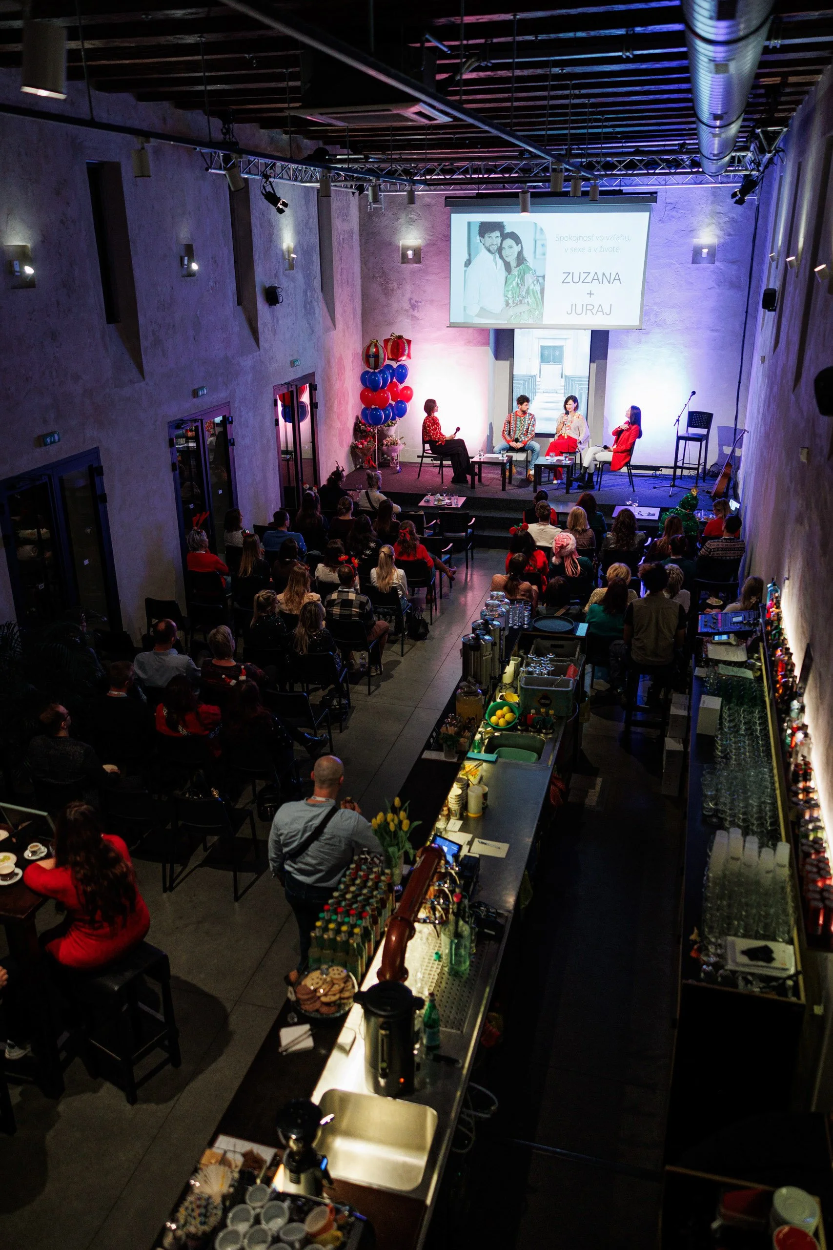 corporate-event-photography-bratislava-conference-networking-bar-overview-filip.jpg