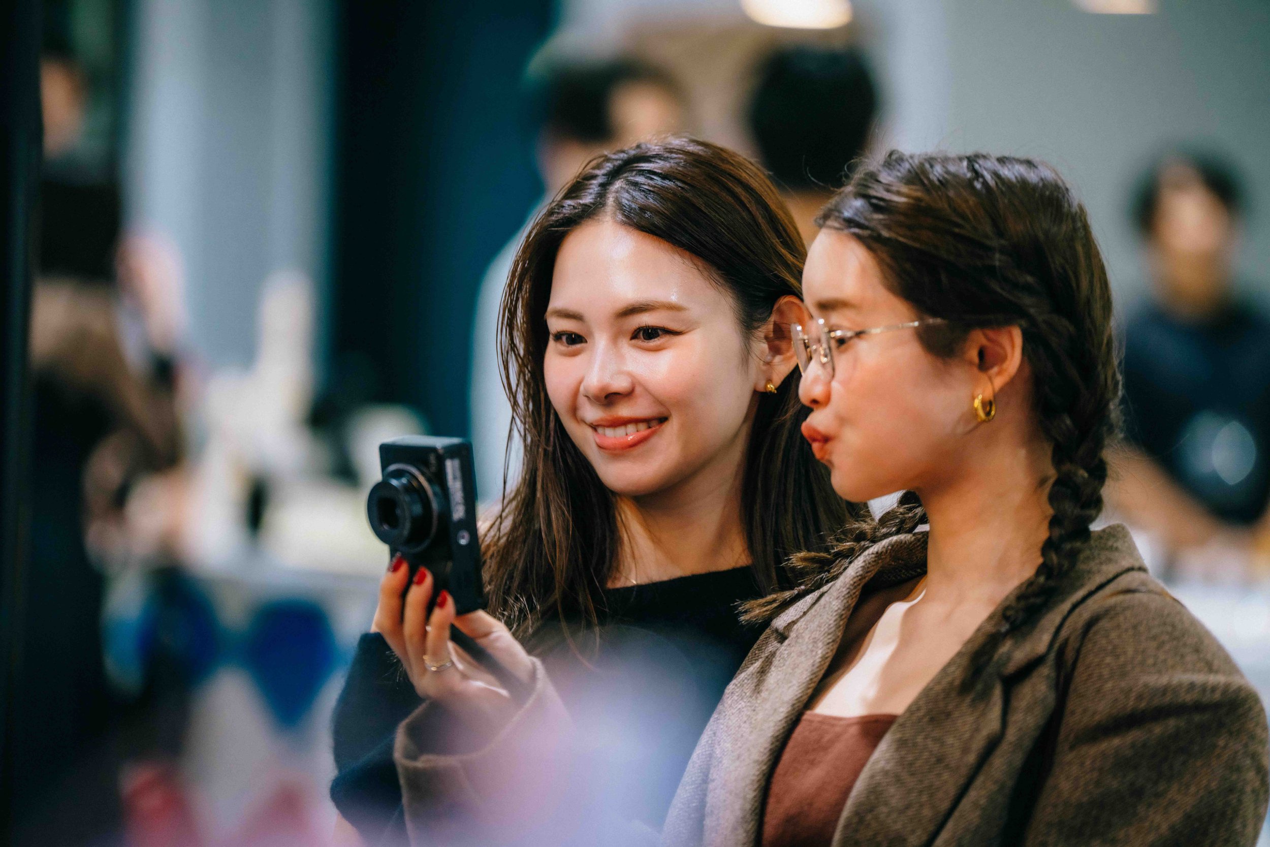 event-photography-tokyo-guests-taking-photos-brand-activation-dhani.jpg