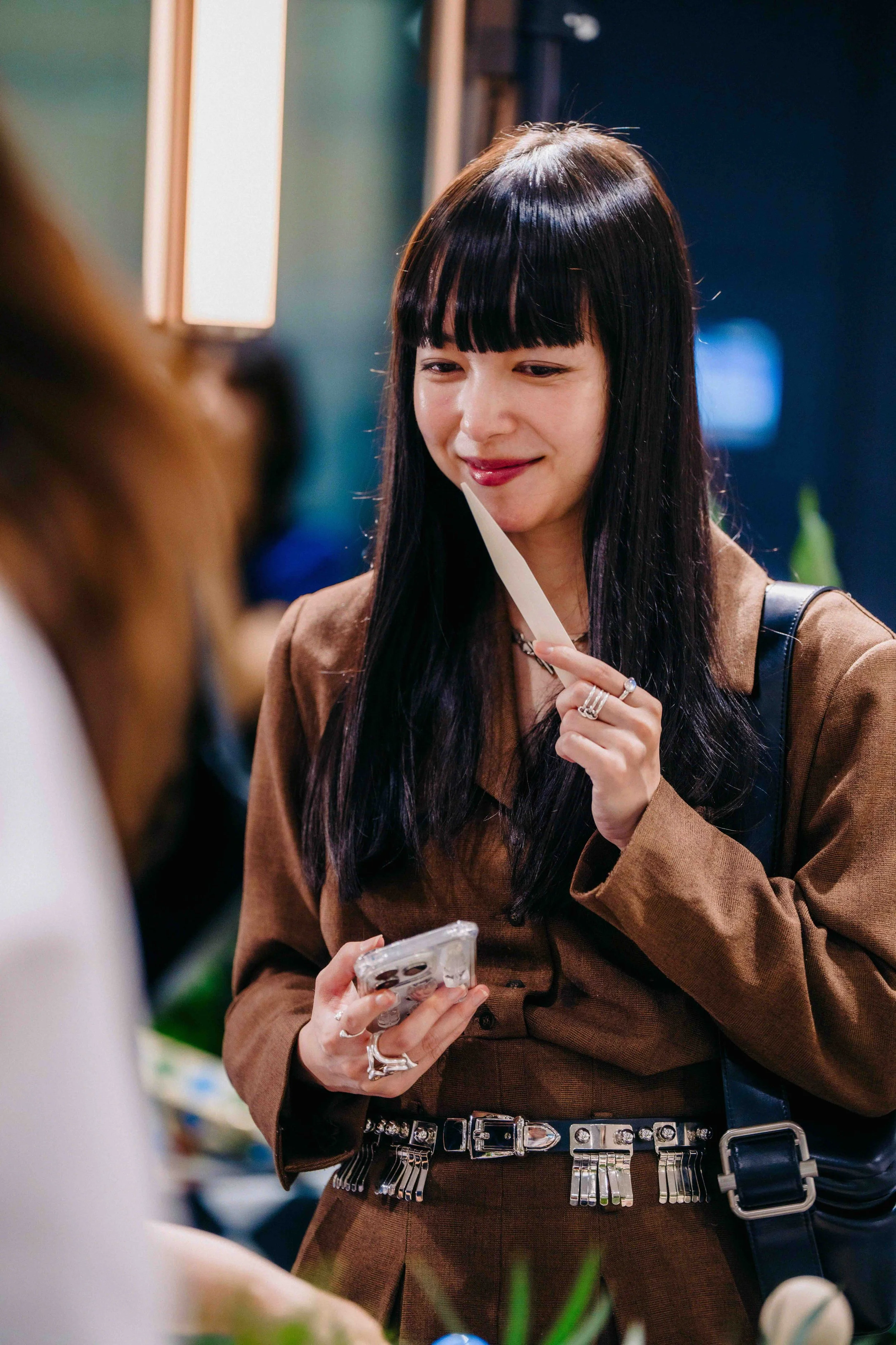 event-photography-tokyo-guest-portrait-product-engagement-dhani.jpg