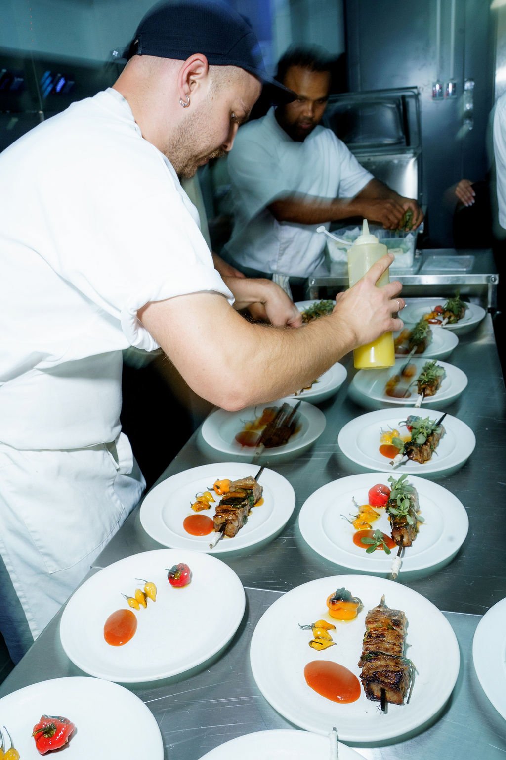 food-photography-lisbon-chef-plating-dishes-kitchen-service-nicolas.jpg