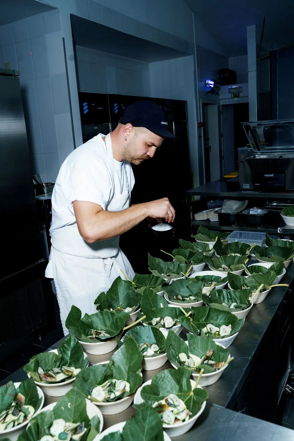 food-photography-lisbon-chef-preparing-canapes-event-catering-nicolas.jpg