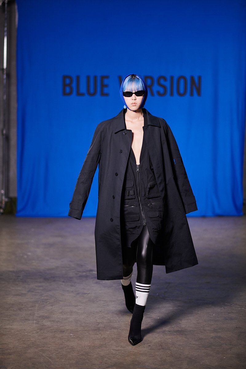 fashion-photography-shanghai-runway-model-blue-version-show-dave.jpg